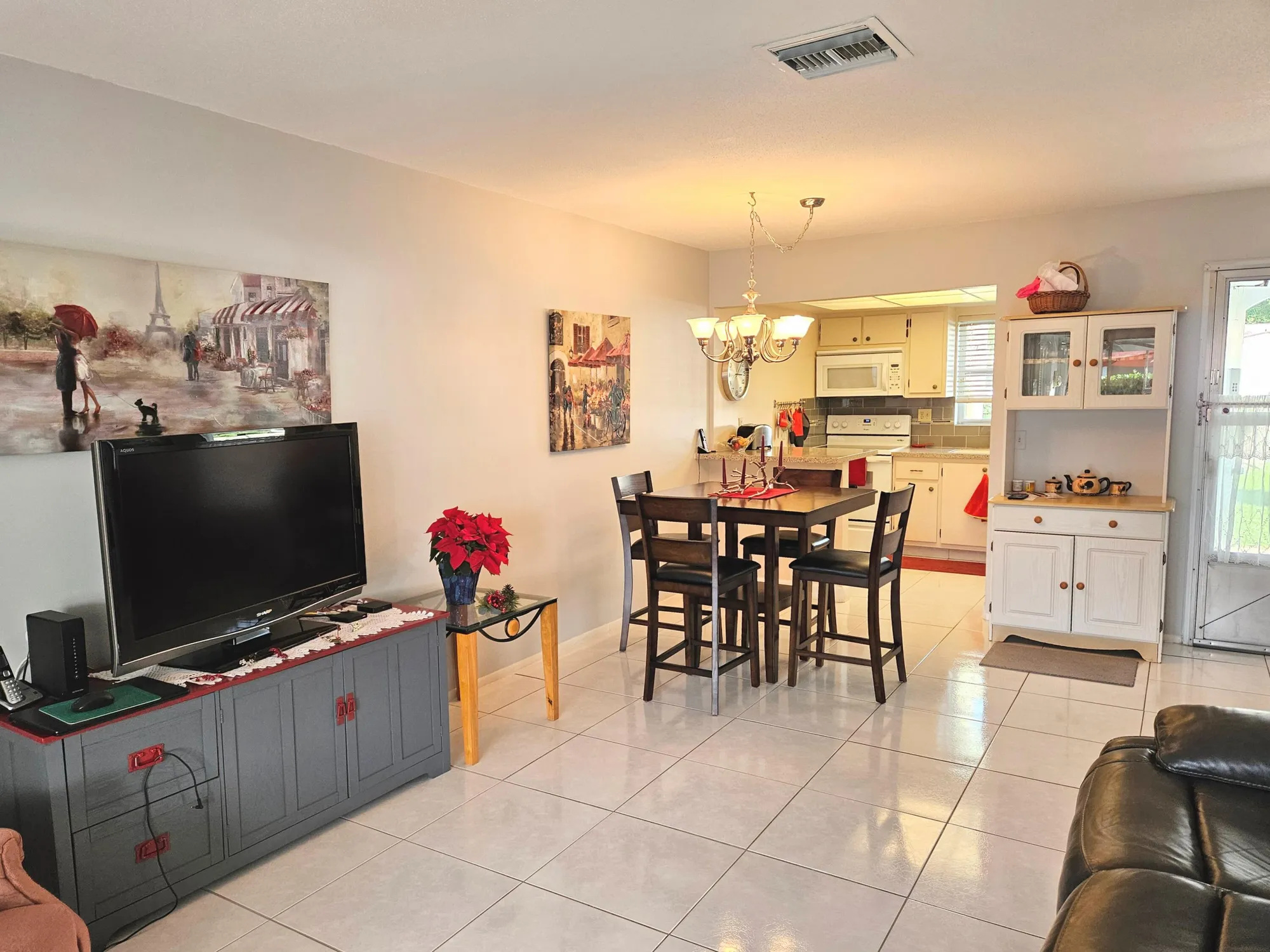 Property Slideshow image 6 of 25 | 2920 crosley dr b, West Palm Beach, FL, 33415