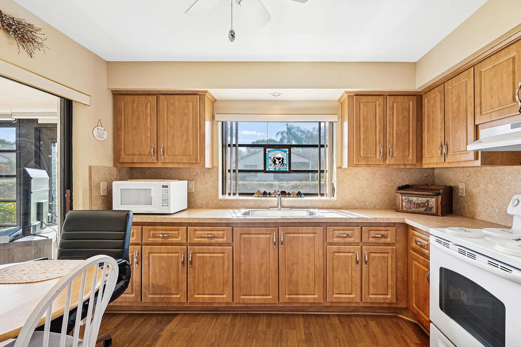 Property Slideshow image 11 of 24 | 4866 equestrian rd a, Boynton Beach, FL, 33436