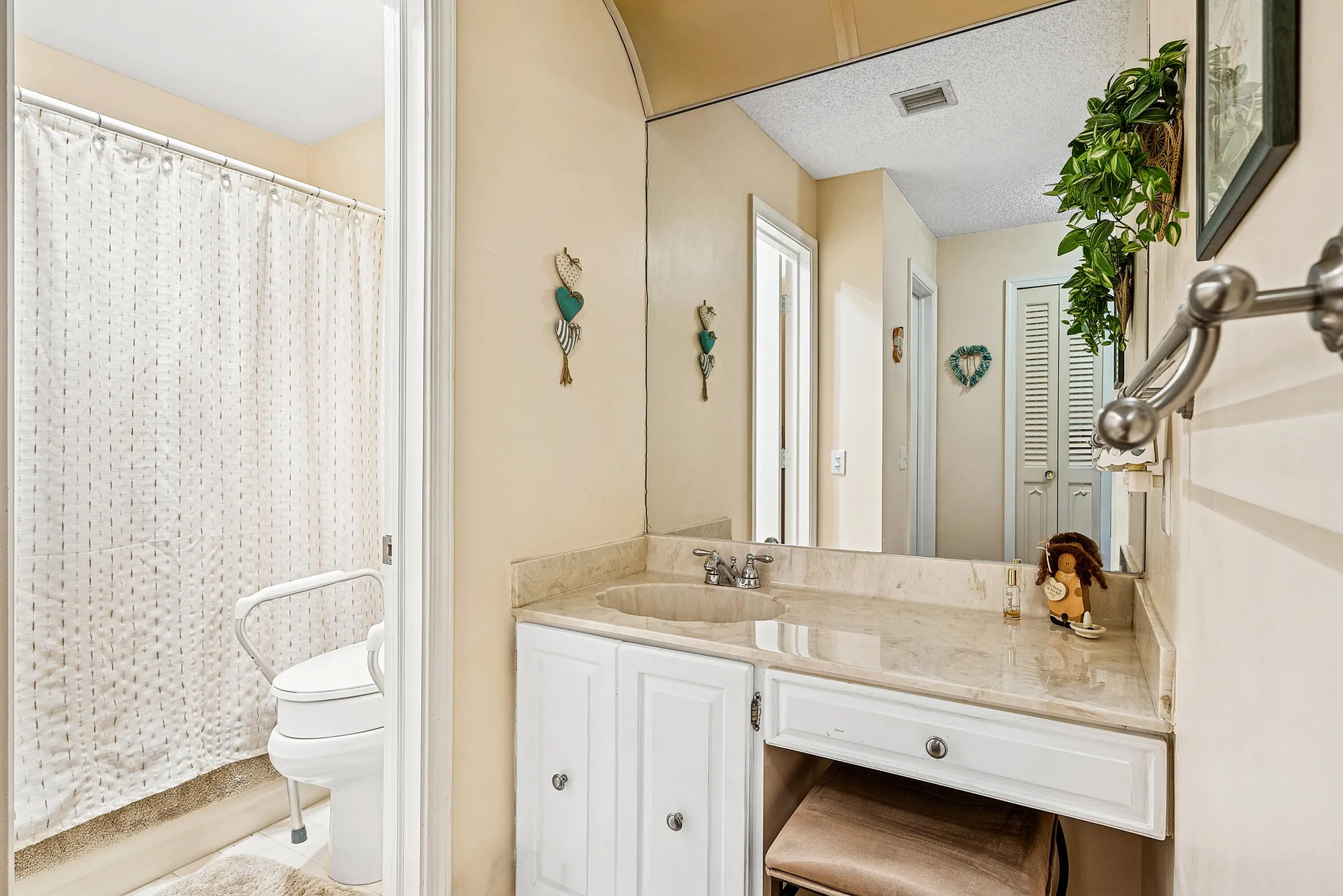 Property Slideshow image 17 of 24 | 4866 equestrian rd a, Boynton Beach, FL, 33436