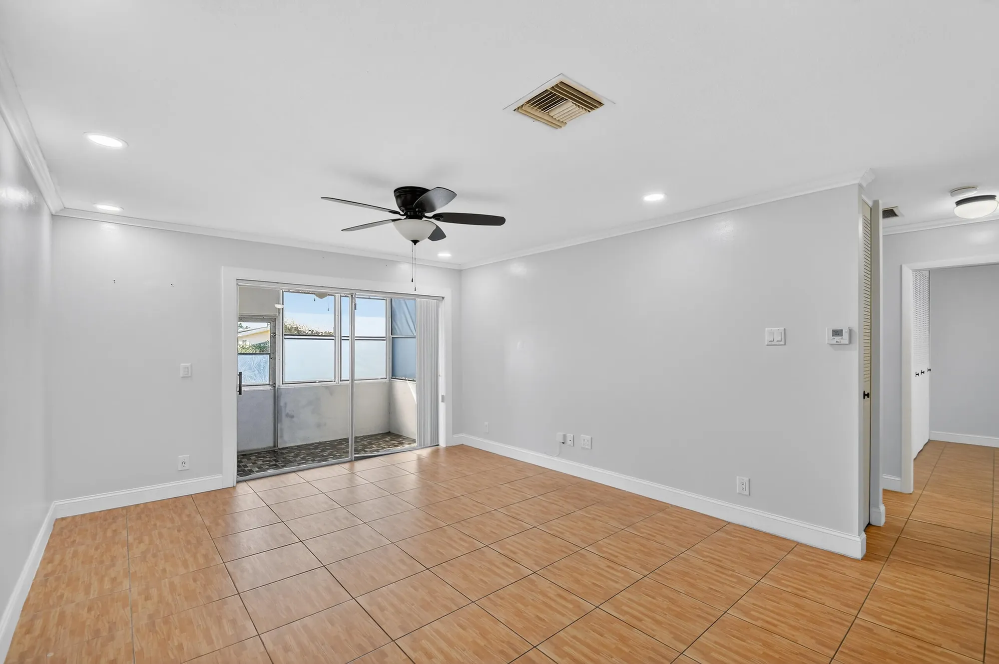 Property Slideshow image 8 of 54 | 2667 dudley dr b, West Palm Beach, FL, 33415