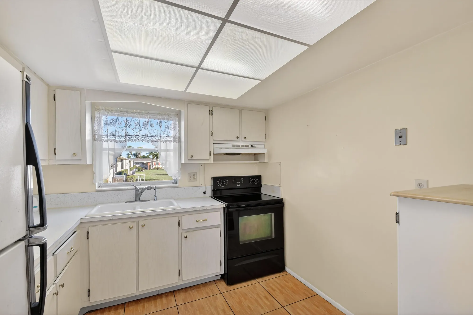 Property Slideshow image 13 of 54 | 2667 dudley dr b, West Palm Beach, FL, 33415