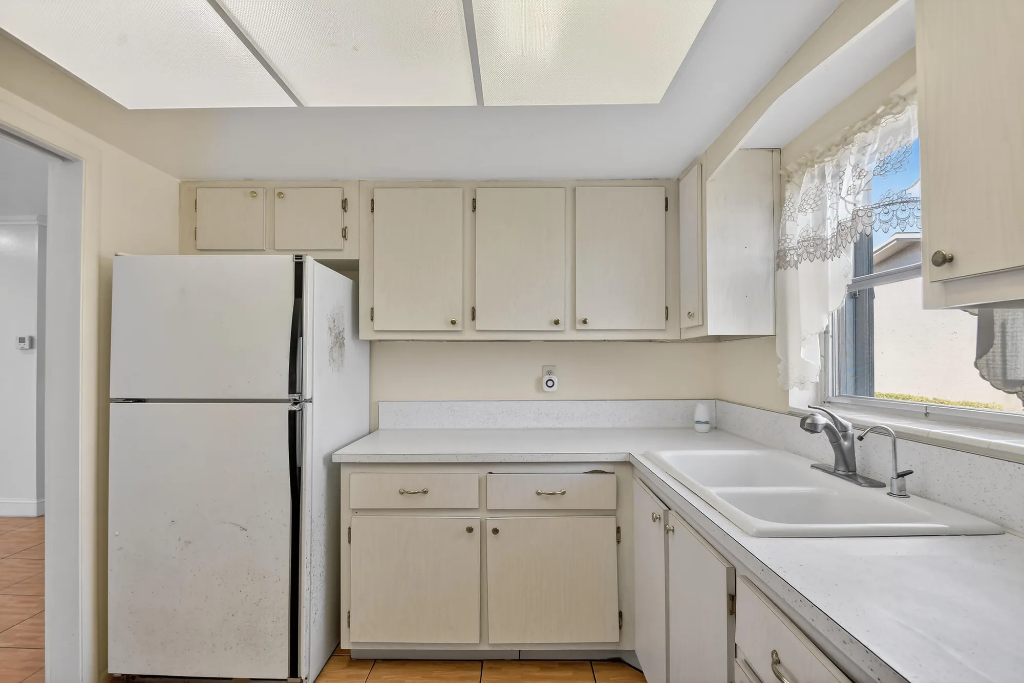 Property Slideshow image 15 of 54 | 2667 dudley dr b, West Palm Beach, FL, 33415