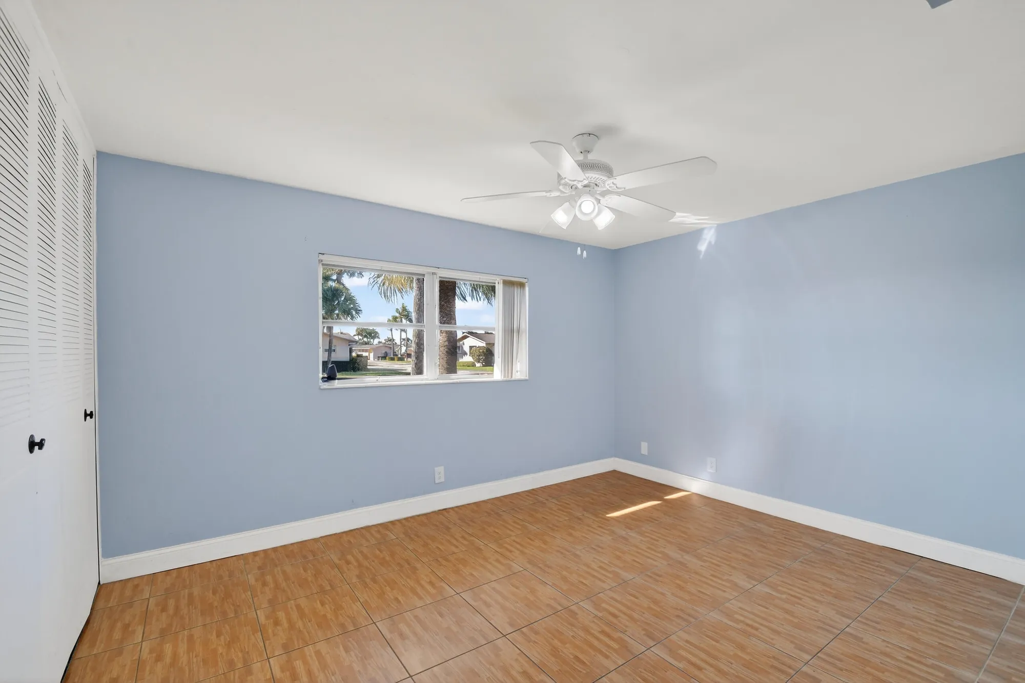 Property Slideshow image 17 of 54 | 2667 dudley dr b, West Palm Beach, FL, 33415