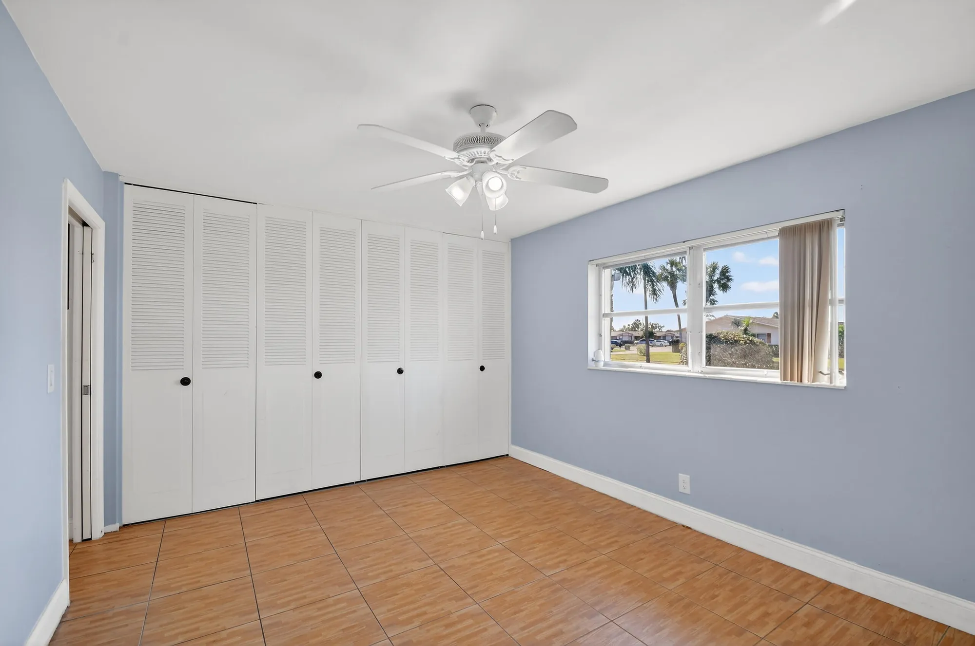 Property Slideshow image 18 of 54 | 2667 dudley dr b, West Palm Beach, FL, 33415