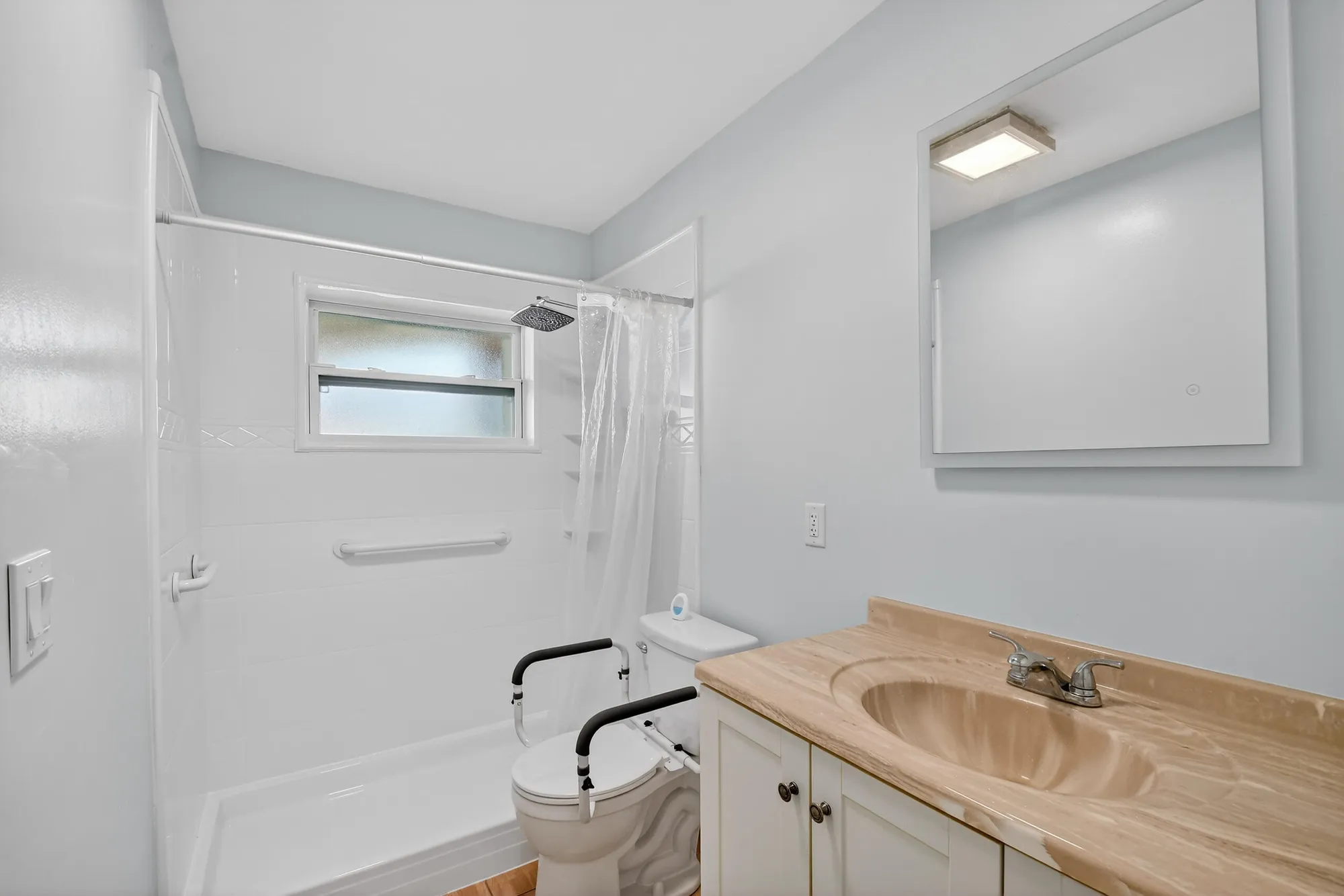 Property Slideshow image 20 of 54 | 2667 dudley dr b, West Palm Beach, FL, 33415