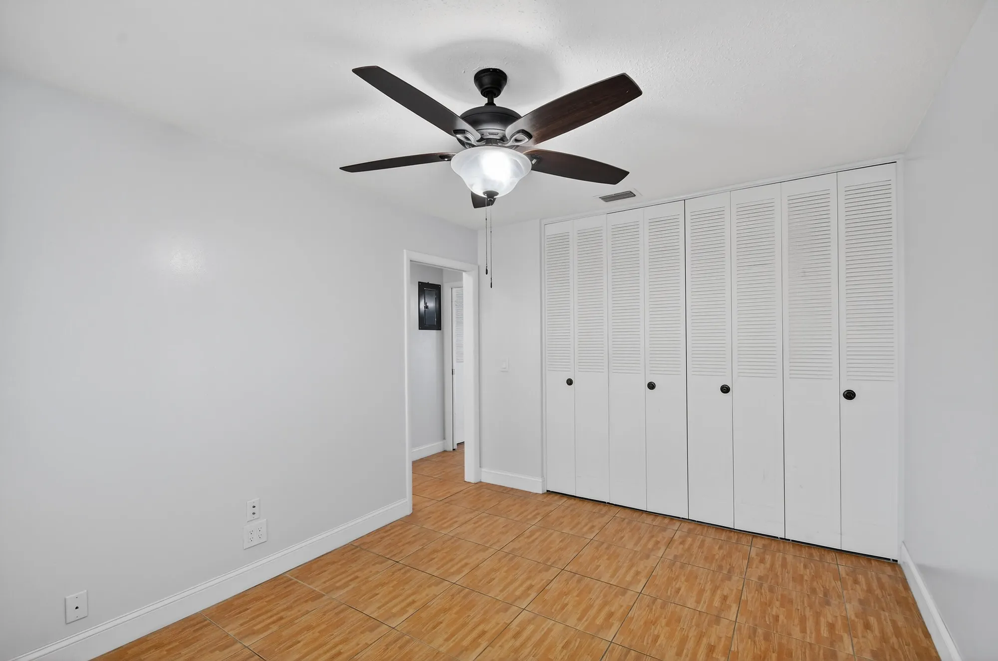 Property Slideshow image 24 of 54 | 2667 dudley dr b, West Palm Beach, FL, 33415