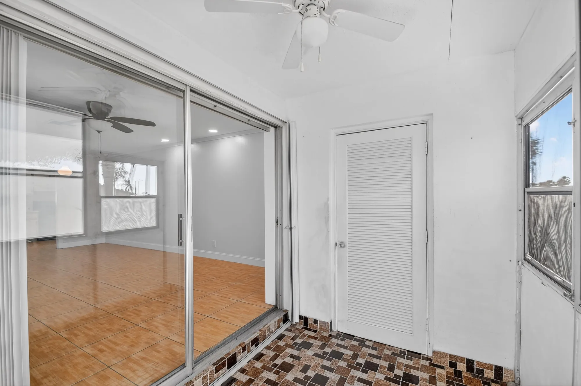 Property Slideshow image 27 of 54 | 2667 dudley dr b, West Palm Beach, FL, 33415