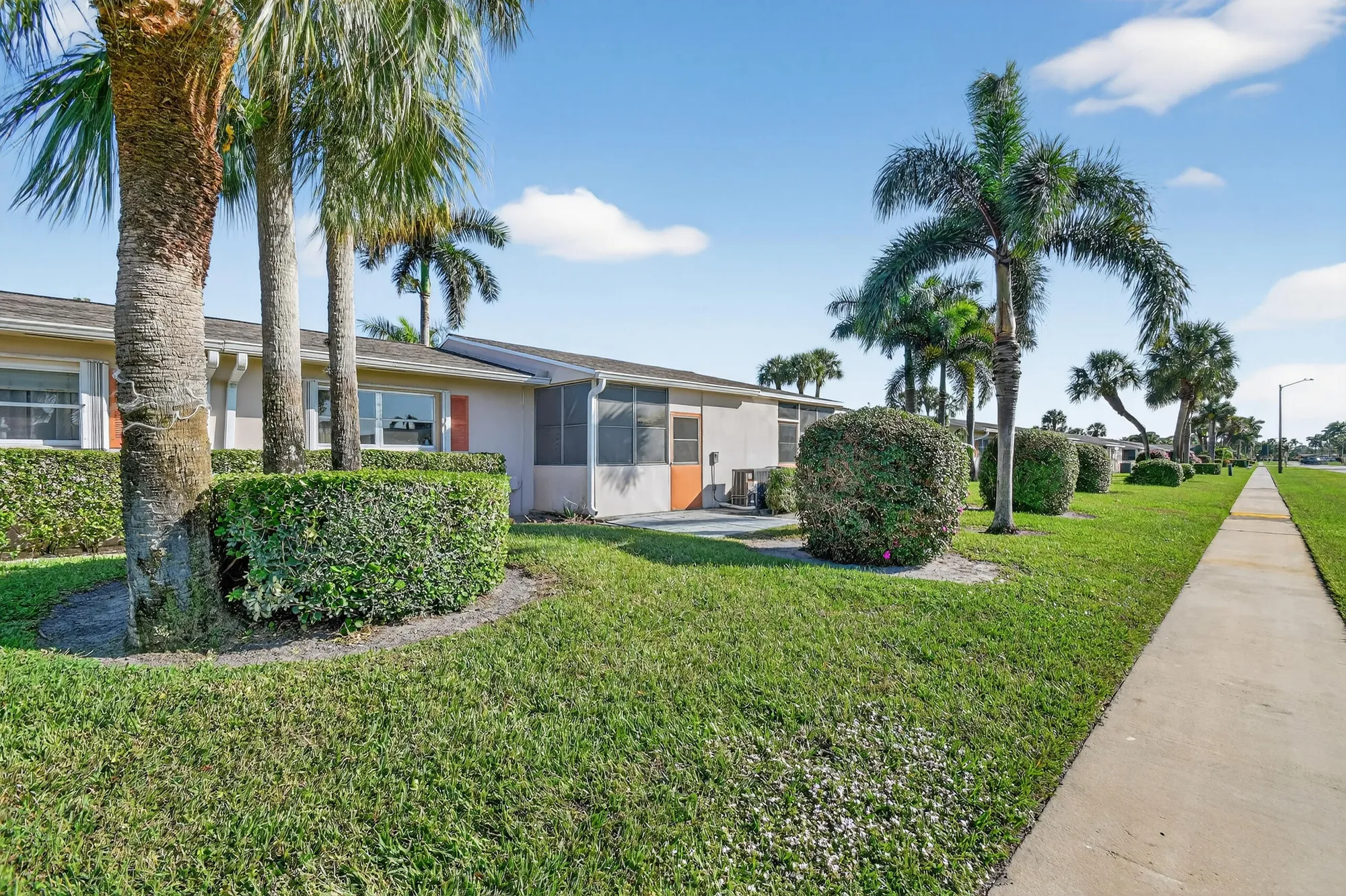 Property Slideshow image 32 of 54 | 2667 dudley dr b, West Palm Beach, FL, 33415