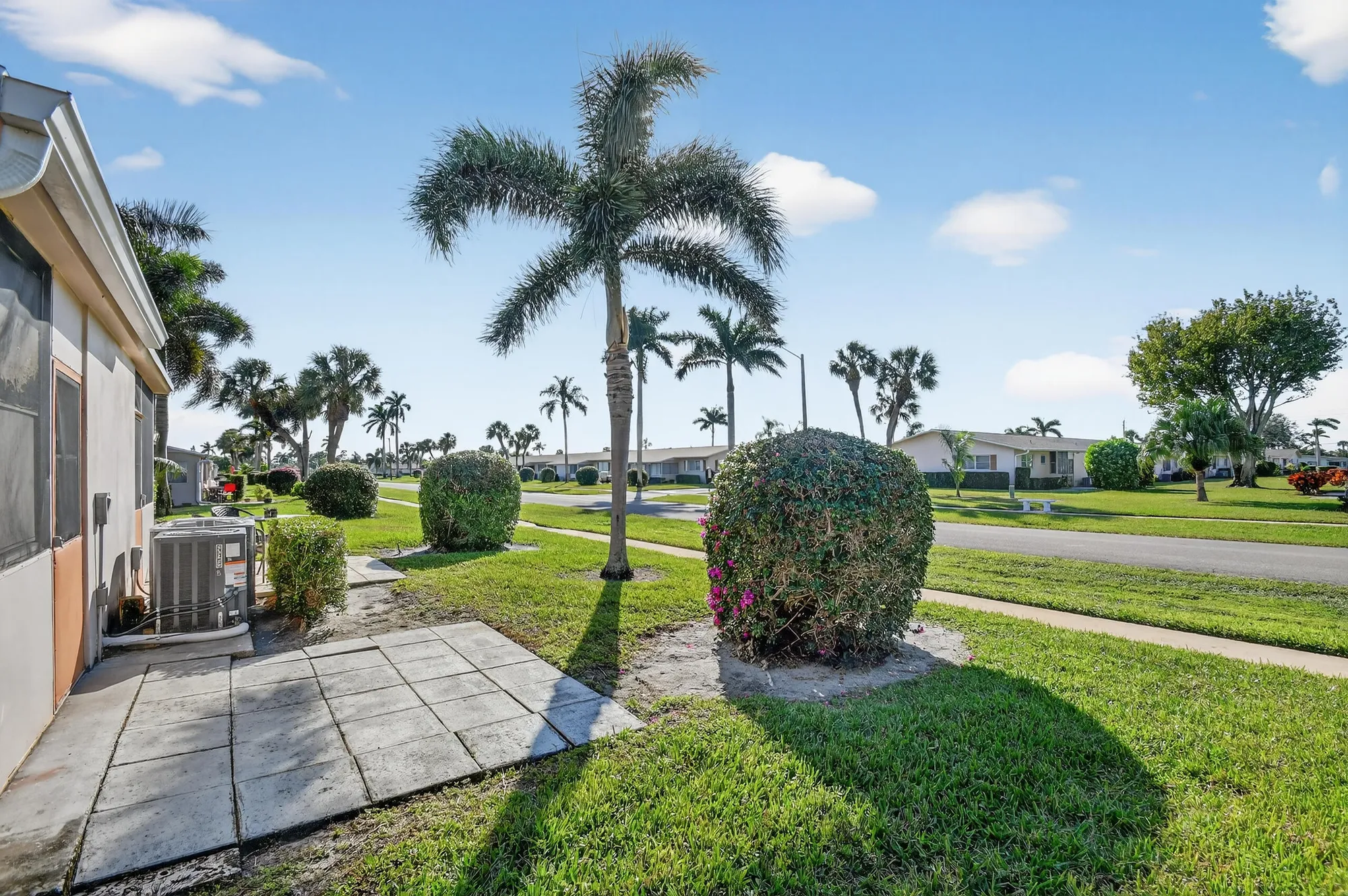 Property Slideshow image 33 of 54 | 2667 dudley dr b, West Palm Beach, FL, 33415