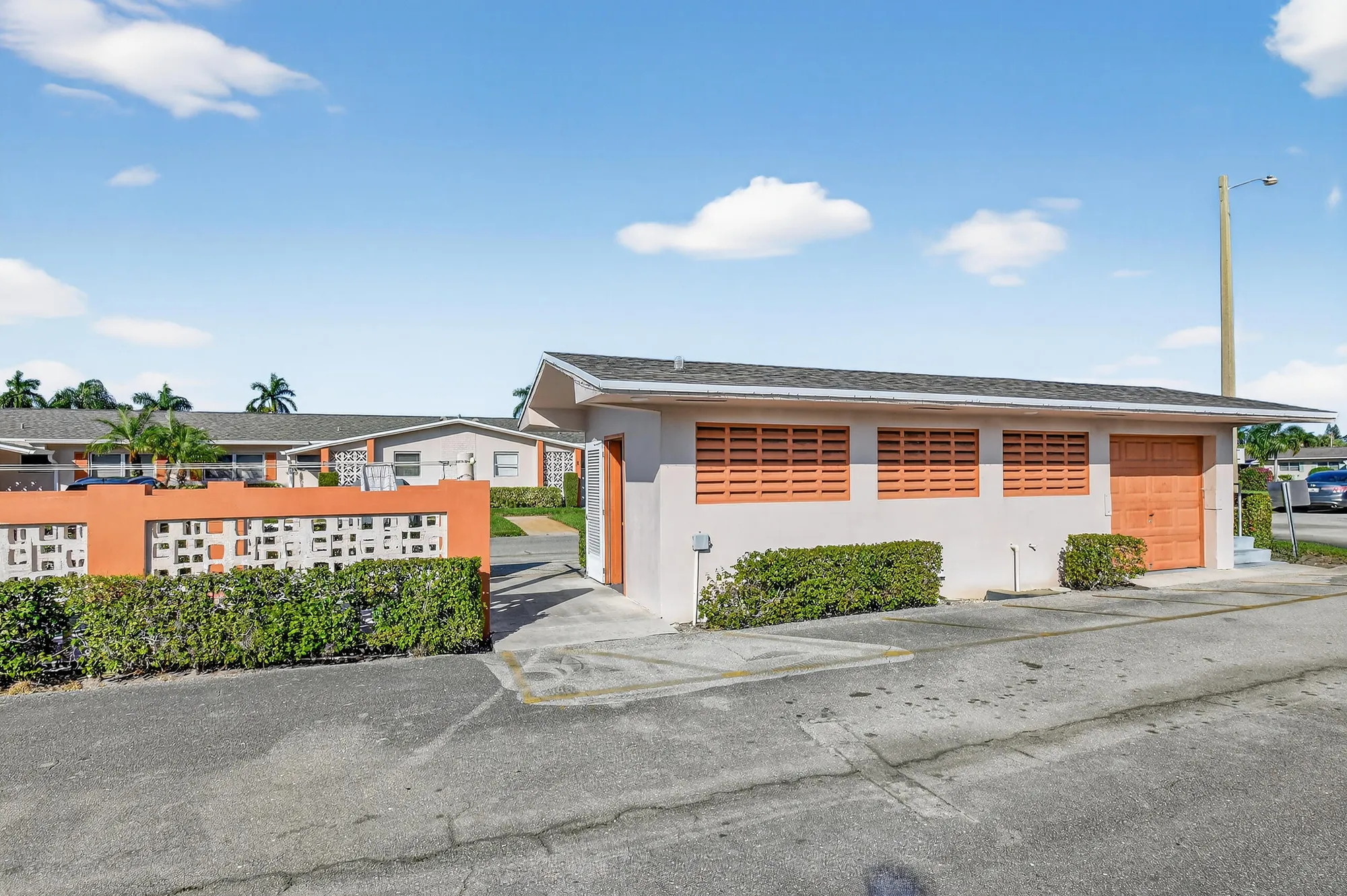 Property Slideshow image 35 of 54 | 2667 dudley dr b, West Palm Beach, FL, 33415