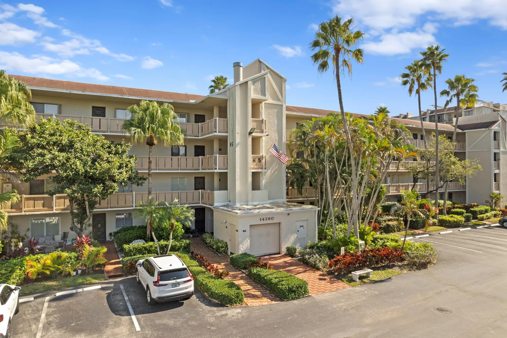 Property Slideshow image 28 of 42 | 14360 strathmore ln 404, Delray Beach, FL, 33446