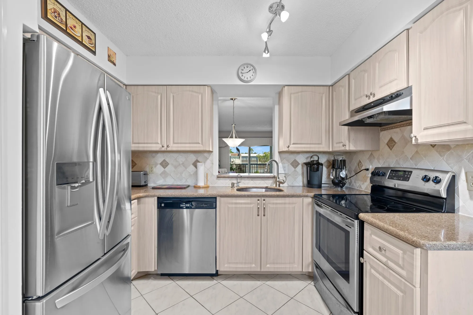 Property Slideshow image 10 of 42 | 14360 strathmore ln 404, Delray Beach, FL, 33446