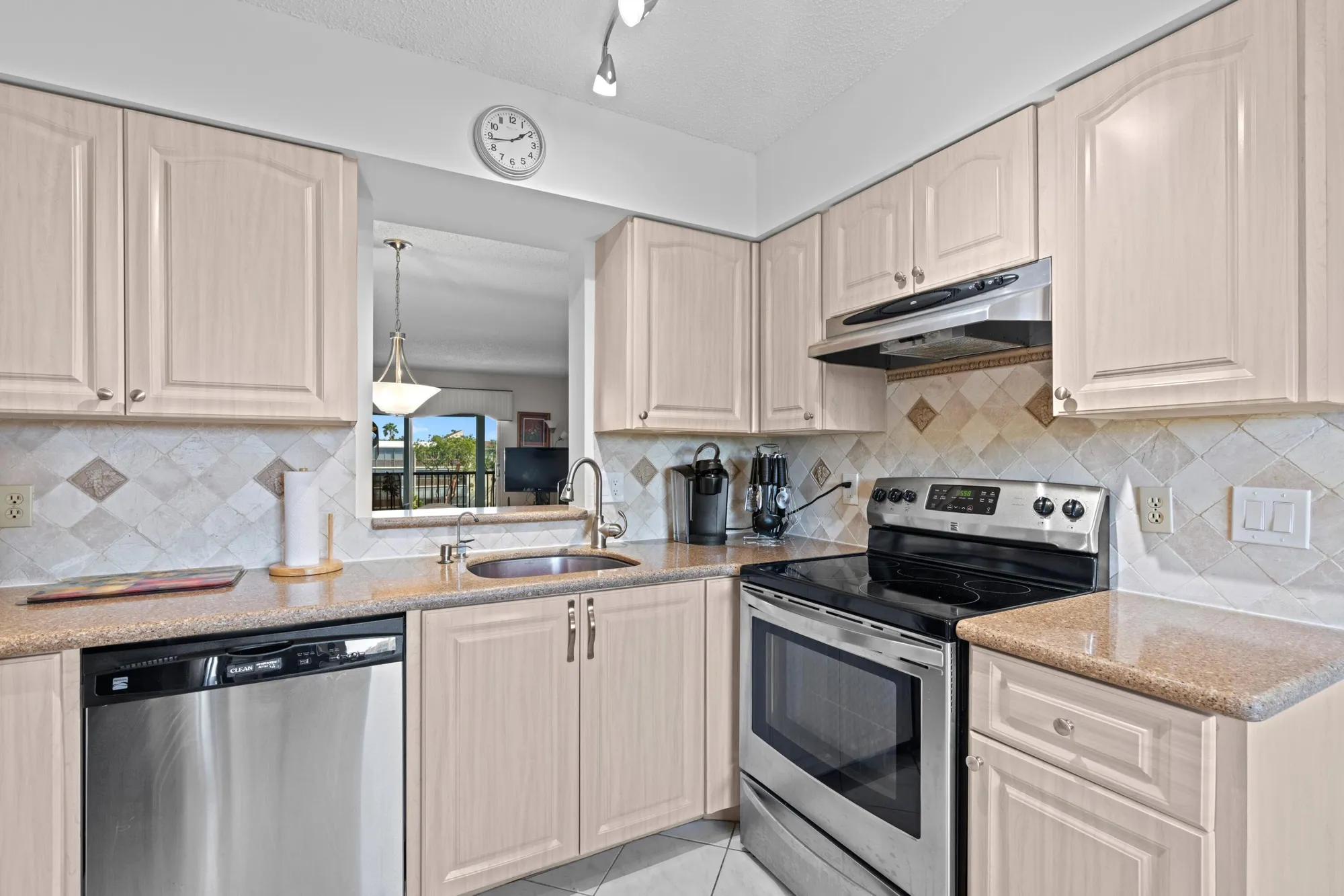 Property Slideshow image 11 of 42 | 14360 strathmore ln 404, Delray Beach, FL, 33446