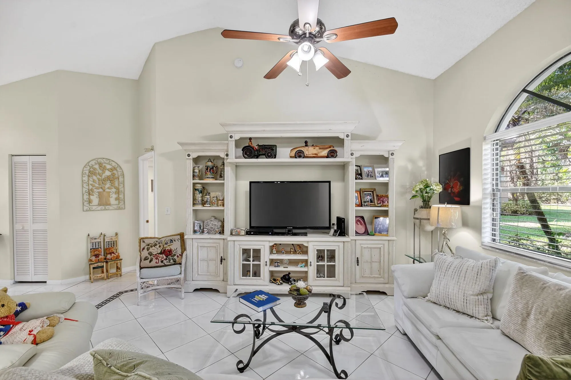 Property Slideshow image 10 of 91 | 7147 le chalet blvd, Boynton Beach, FL, 33472
