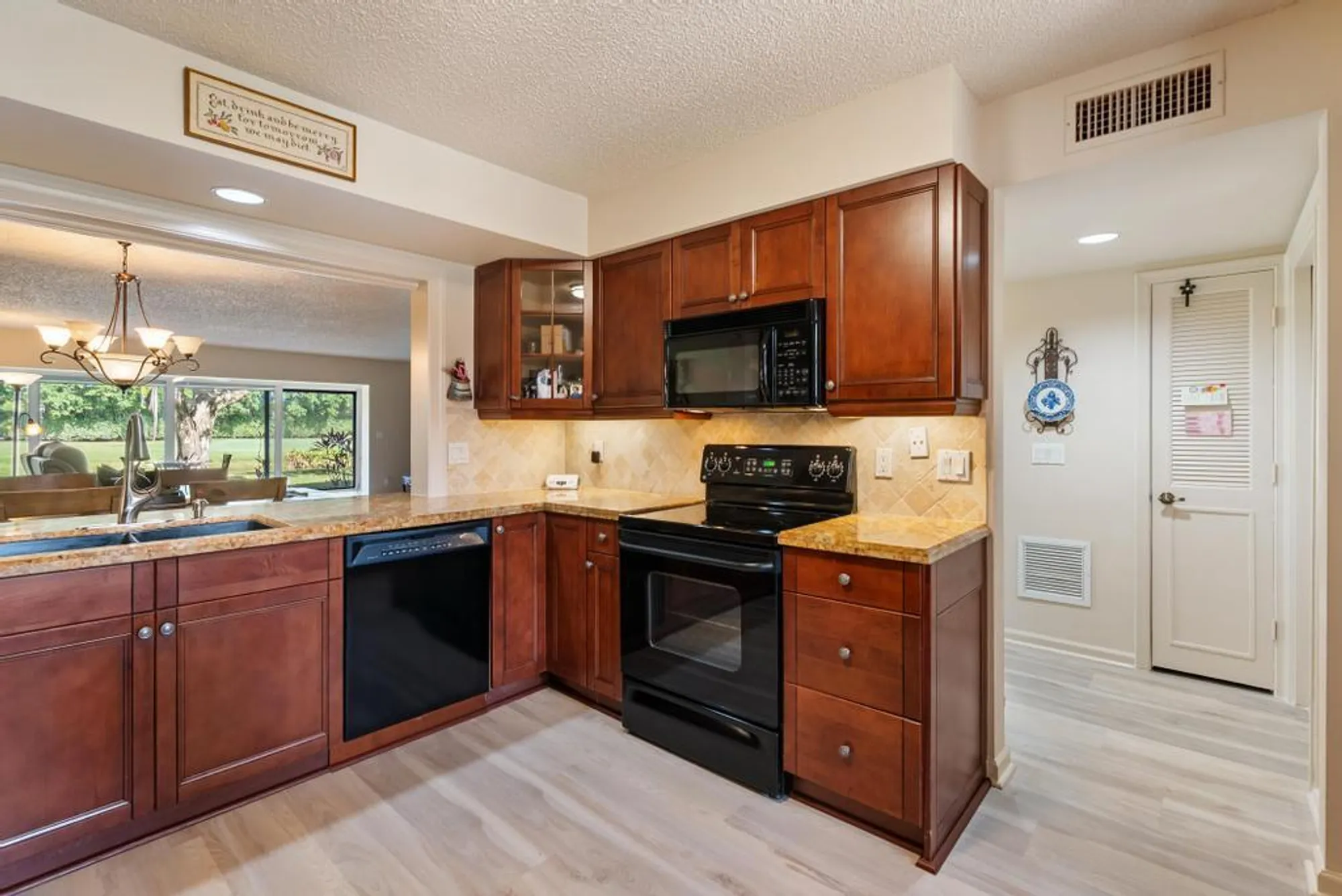 Property Slideshow image 12 of 47 | 6432 aspen glen cir, Boynton Beach, FL, 33437