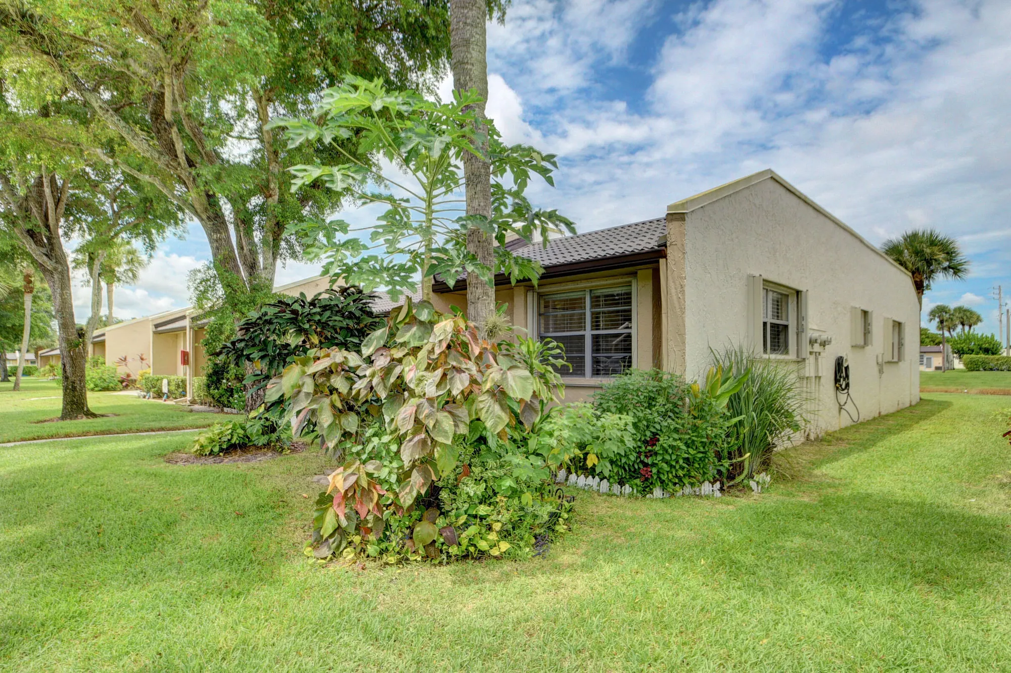 Property Slideshow image 22 of 64 | 219 lake meryl dr, West Palm Beach, FL, 33411