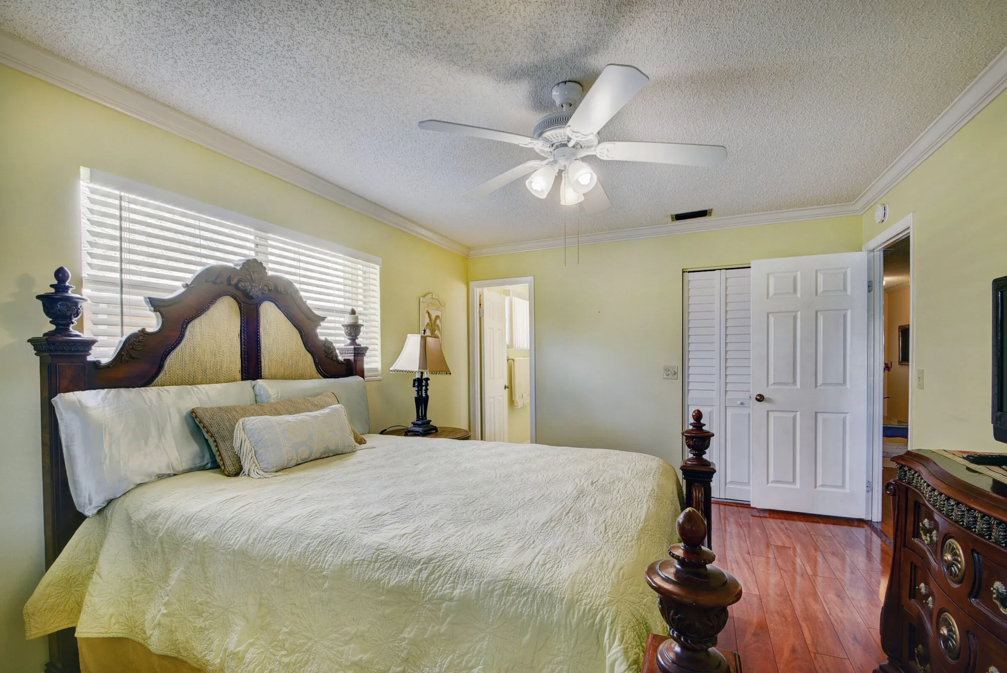 Property Slideshow image 10 of 64 | 219 lake meryl dr, West Palm Beach, FL, 33411