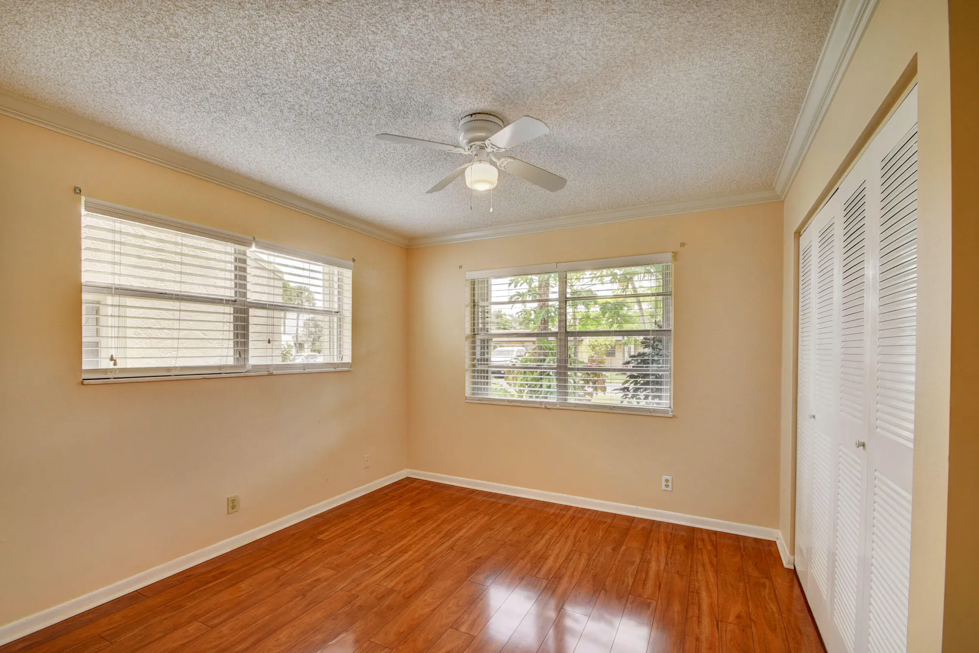 Property Slideshow image 14 of 64 | 219 lake meryl dr, West Palm Beach, FL, 33411