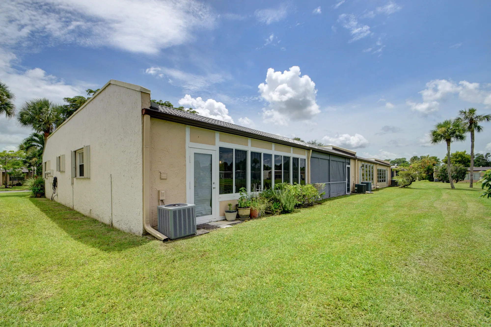 Property Slideshow image 26 of 64 | 219 lake meryl dr, West Palm Beach, FL, 33411