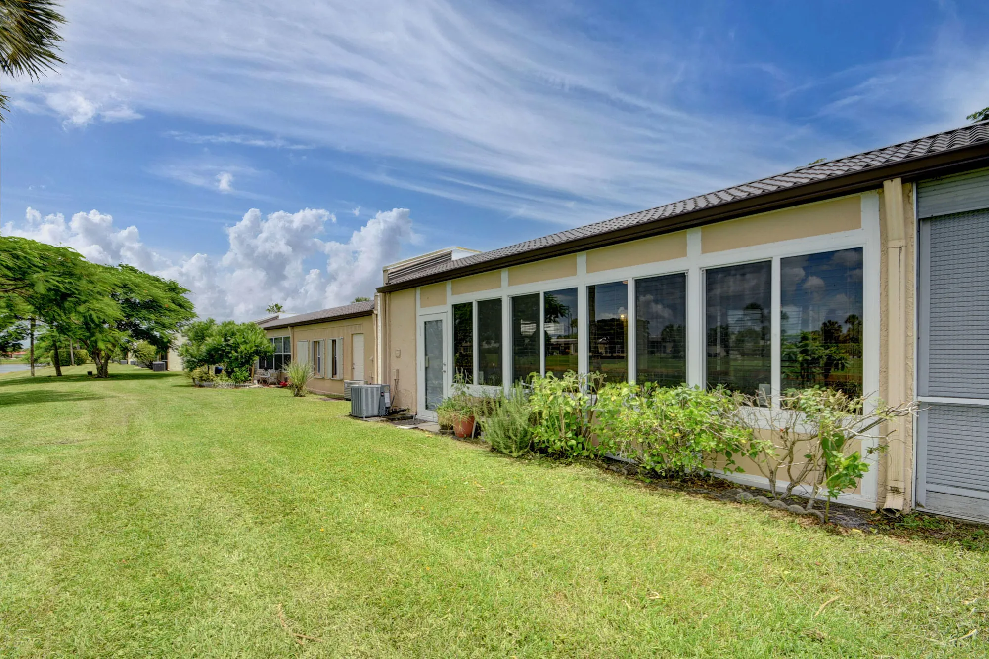 Property Slideshow image 27 of 64 | 219 lake meryl dr, West Palm Beach, FL, 33411