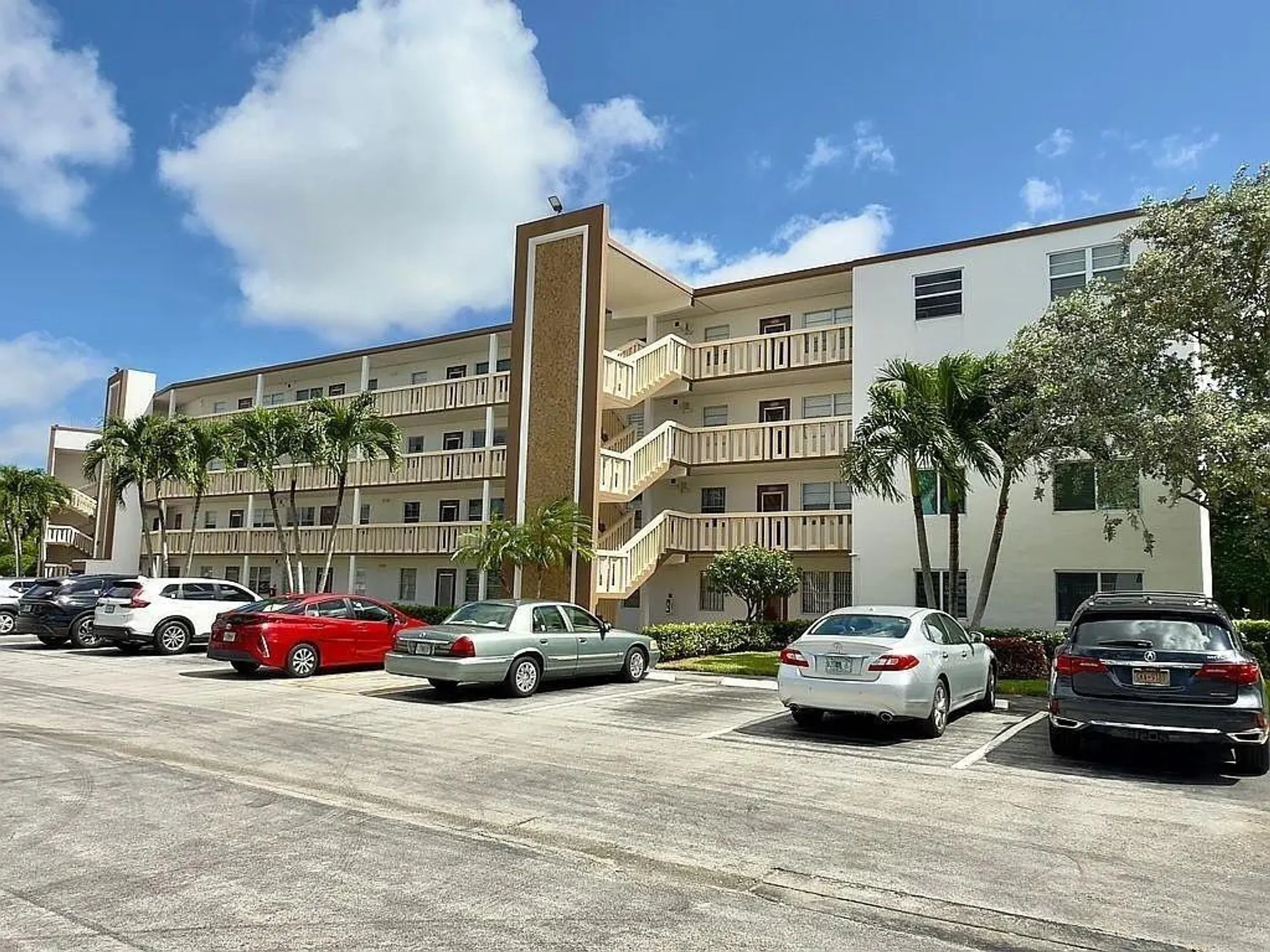 Property Slideshow image 7 of 7 | 1023 guildford b, Boca Raton, FL, 33434