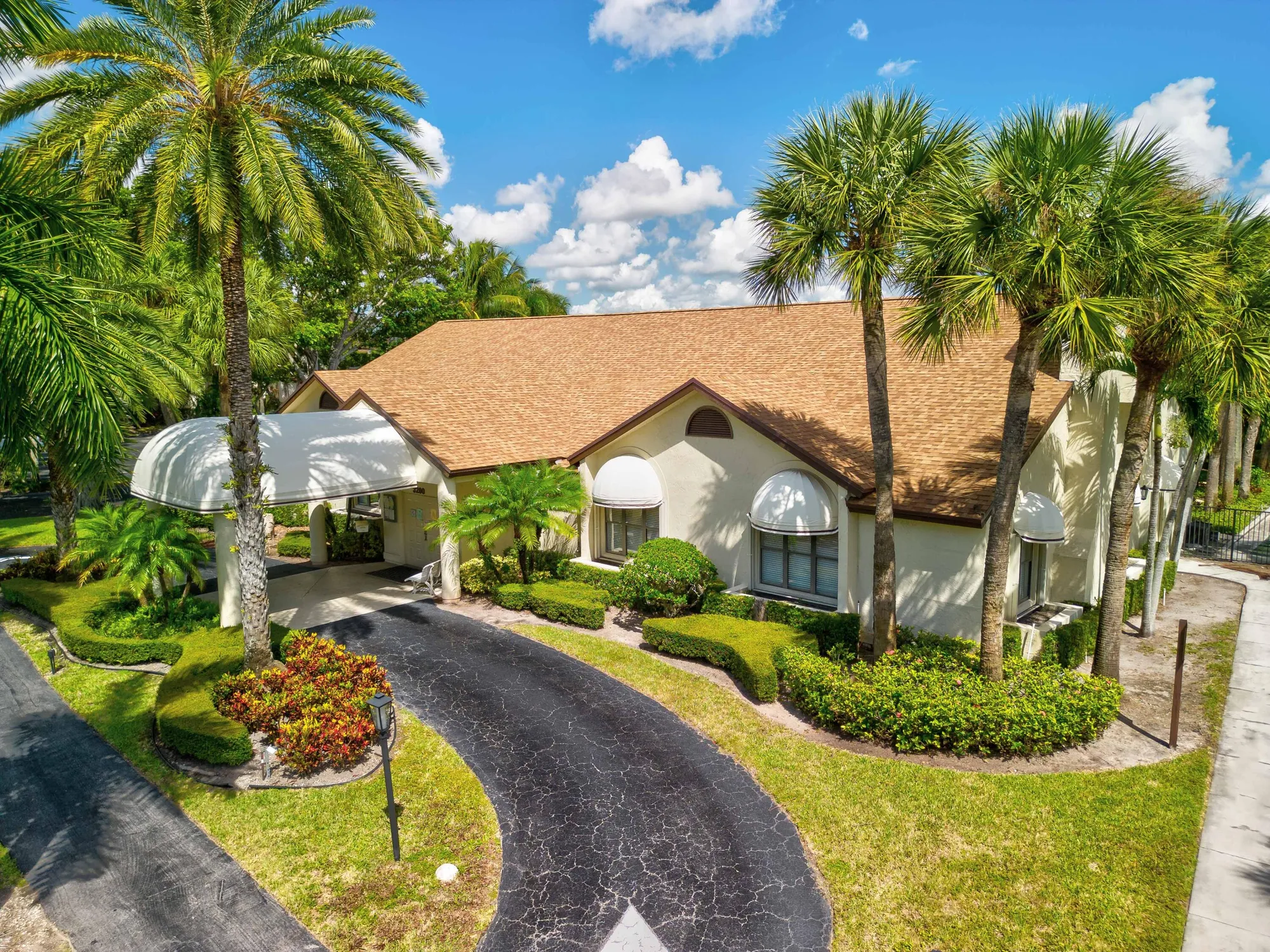 Property Slideshow image 21 of 39 | 3233 perimeter dr # 2511, Greenacres, FL, 33467