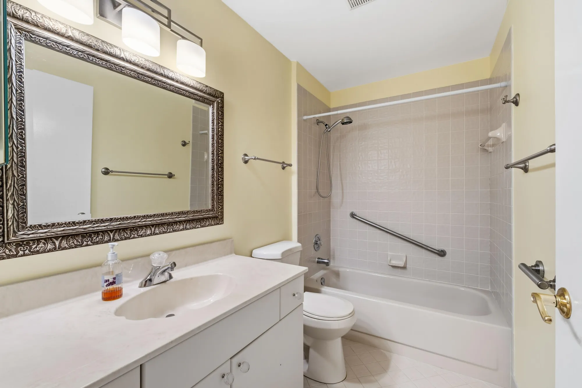 Property Slideshow image 16 of 39 | 3233 perimeter dr # 2511, Greenacres, FL, 33467