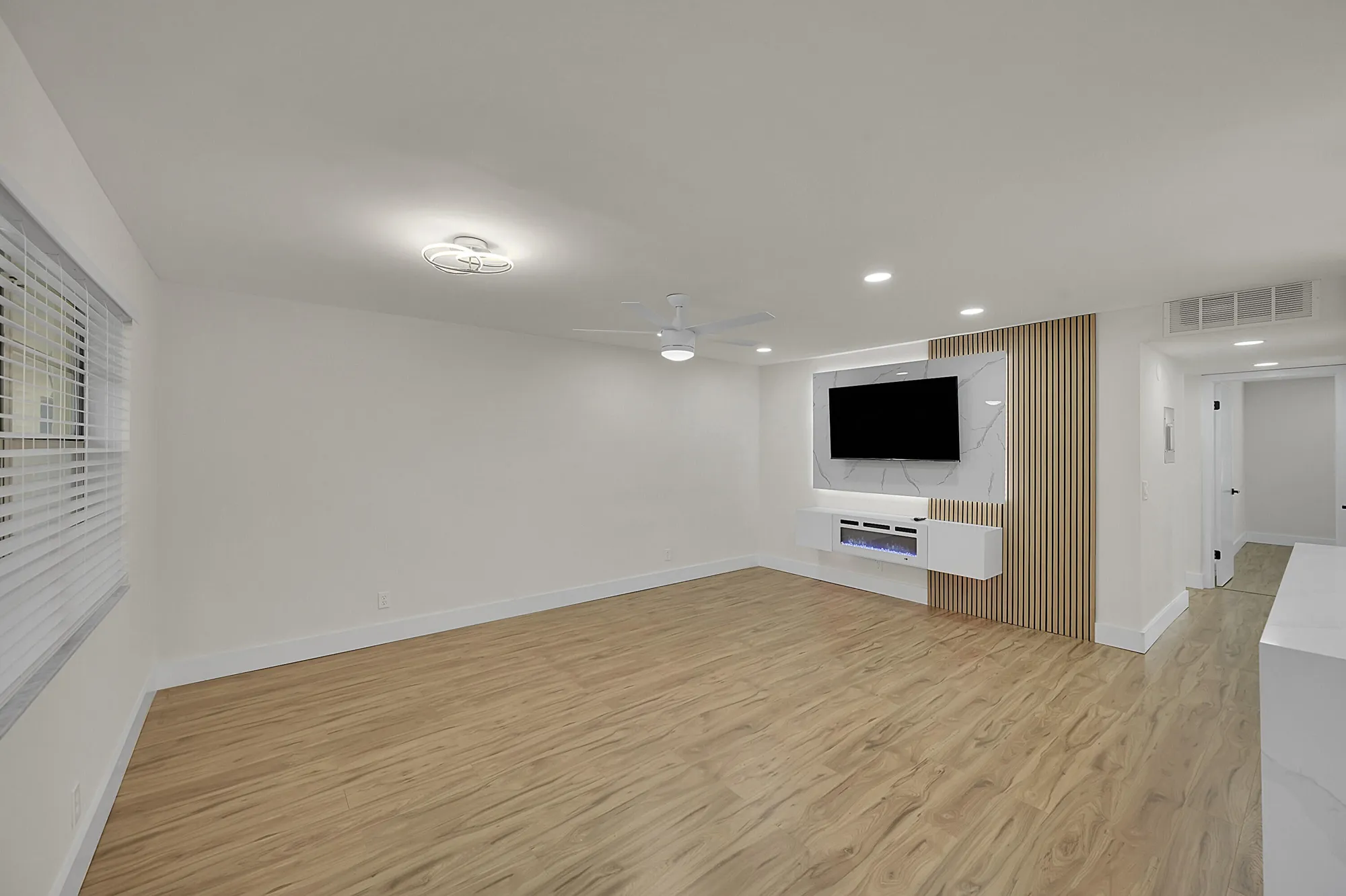 Property Slideshow image 4 of 32 | 582 flanders m, Delray Beach, FL, 33484