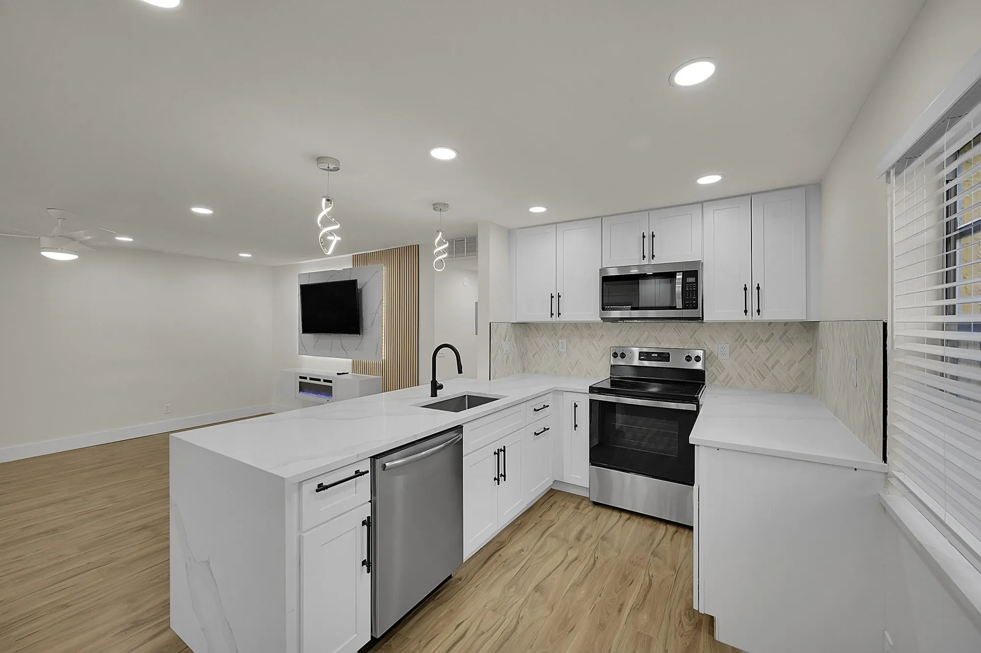 Property Slideshow image 11 of 32 | 582 flanders m, Delray Beach, FL, 33484