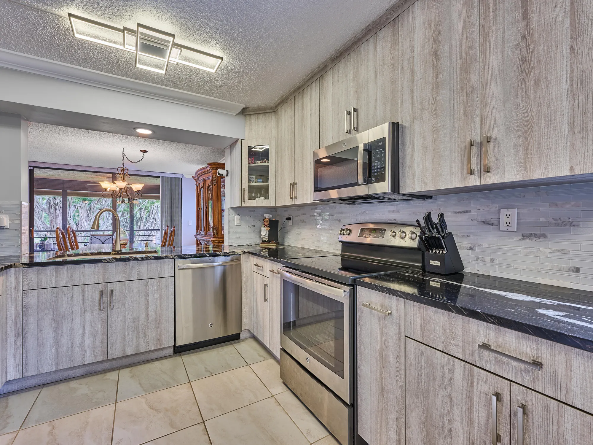 Property Slideshow image 15 of 71 | 11262 green lake dr apt 204, Boynton Beach, FL, 33437
