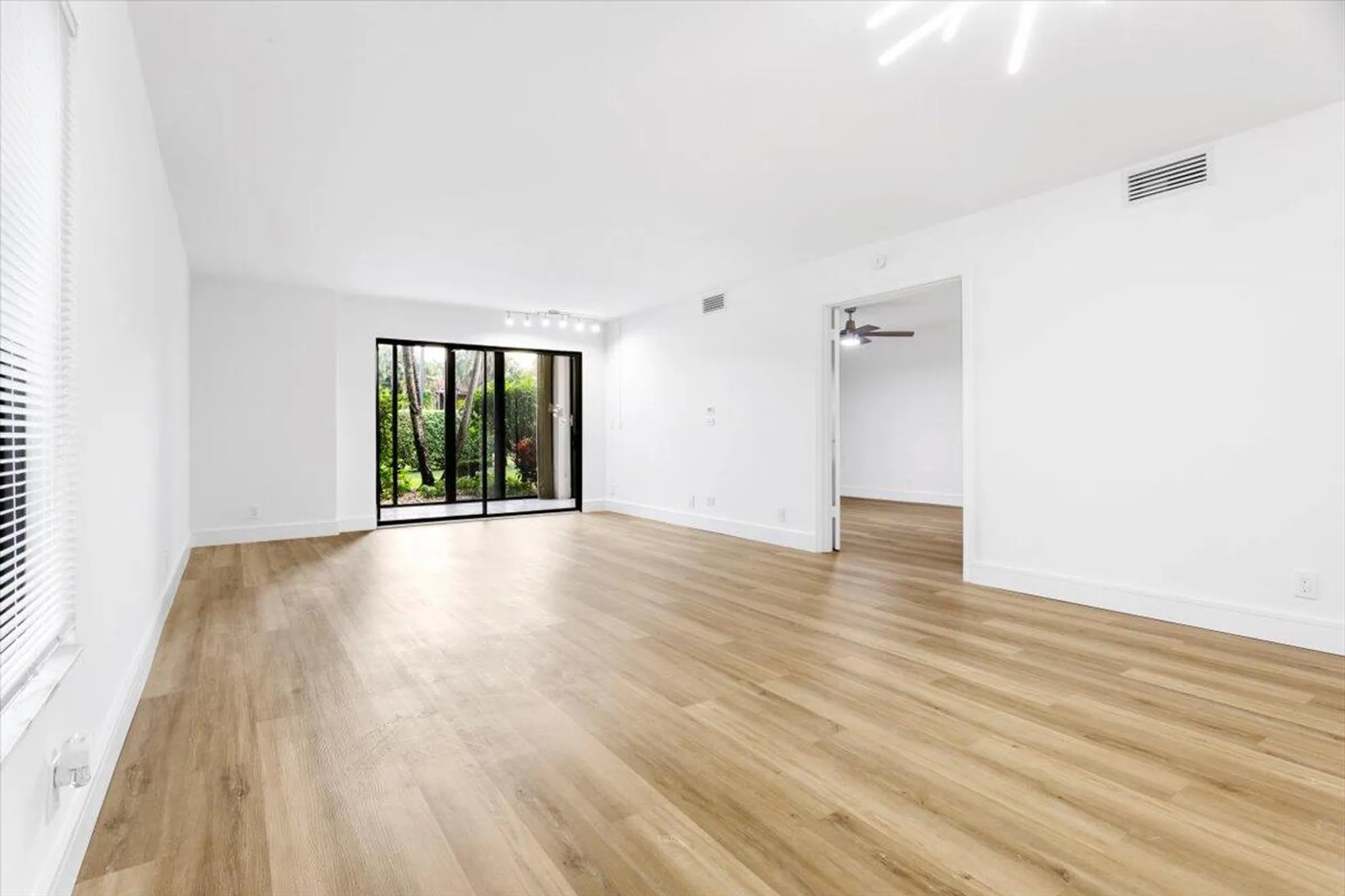 Property Slideshow image 15 of 49 | 10203 mangrove dr 101, Boynton Beach, FL, 33437