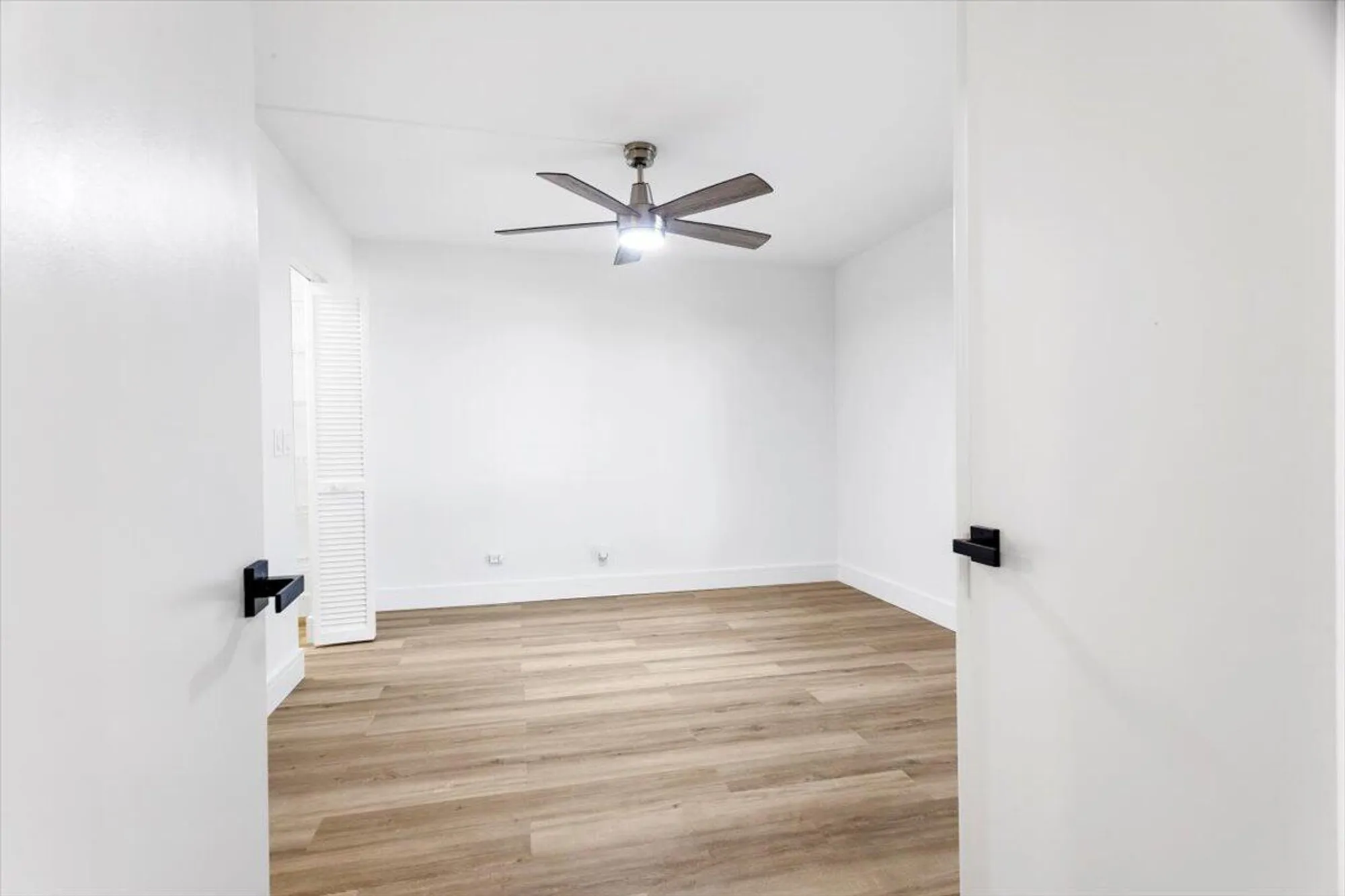 Property Slideshow image 16 of 49 | 10203 mangrove dr 101, Boynton Beach, FL, 33437