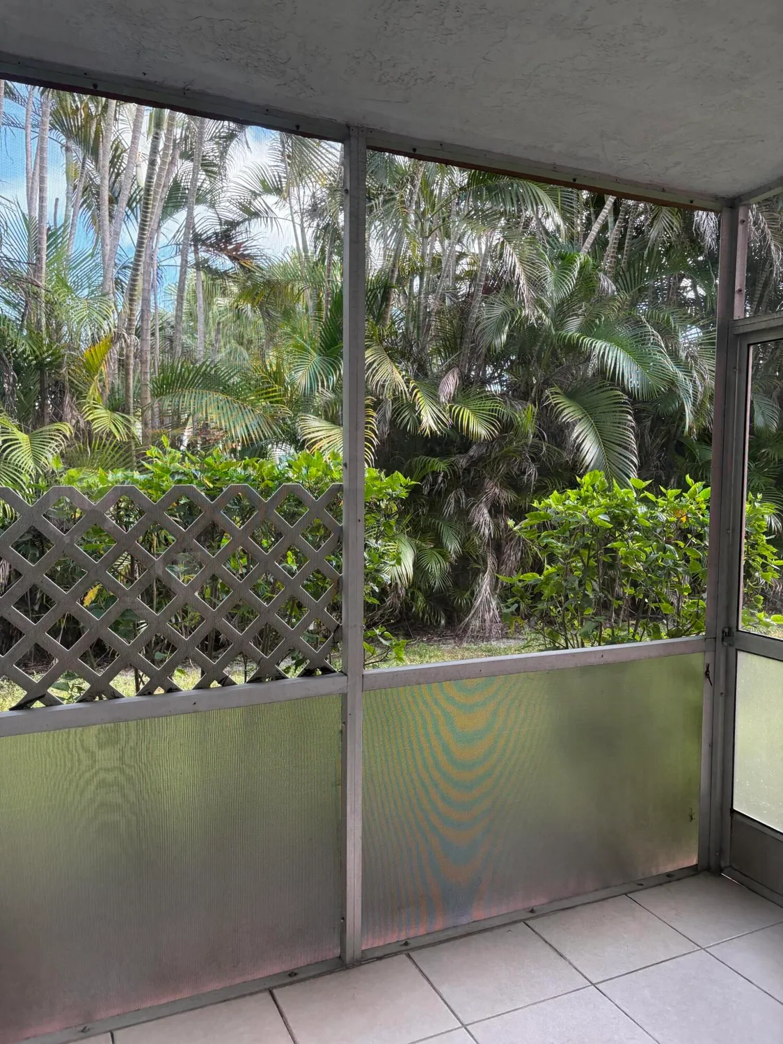 Property Slideshow image 9 of 12 | 26 golfs edge d, West Palm Beach, FL, 33417