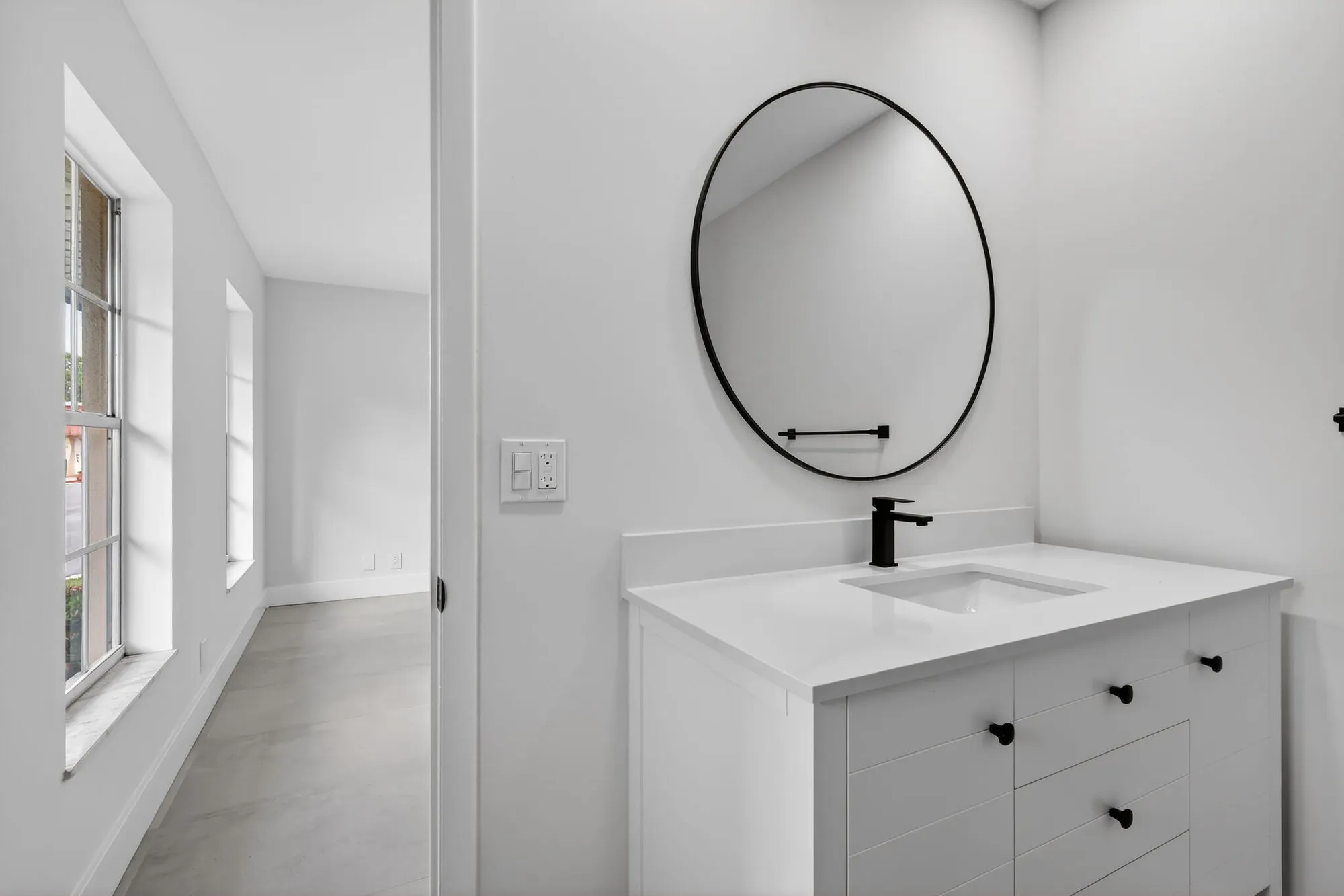 Property Slideshow image 28 of 36 | 846 salem ln, Lake Worth, FL, 33467