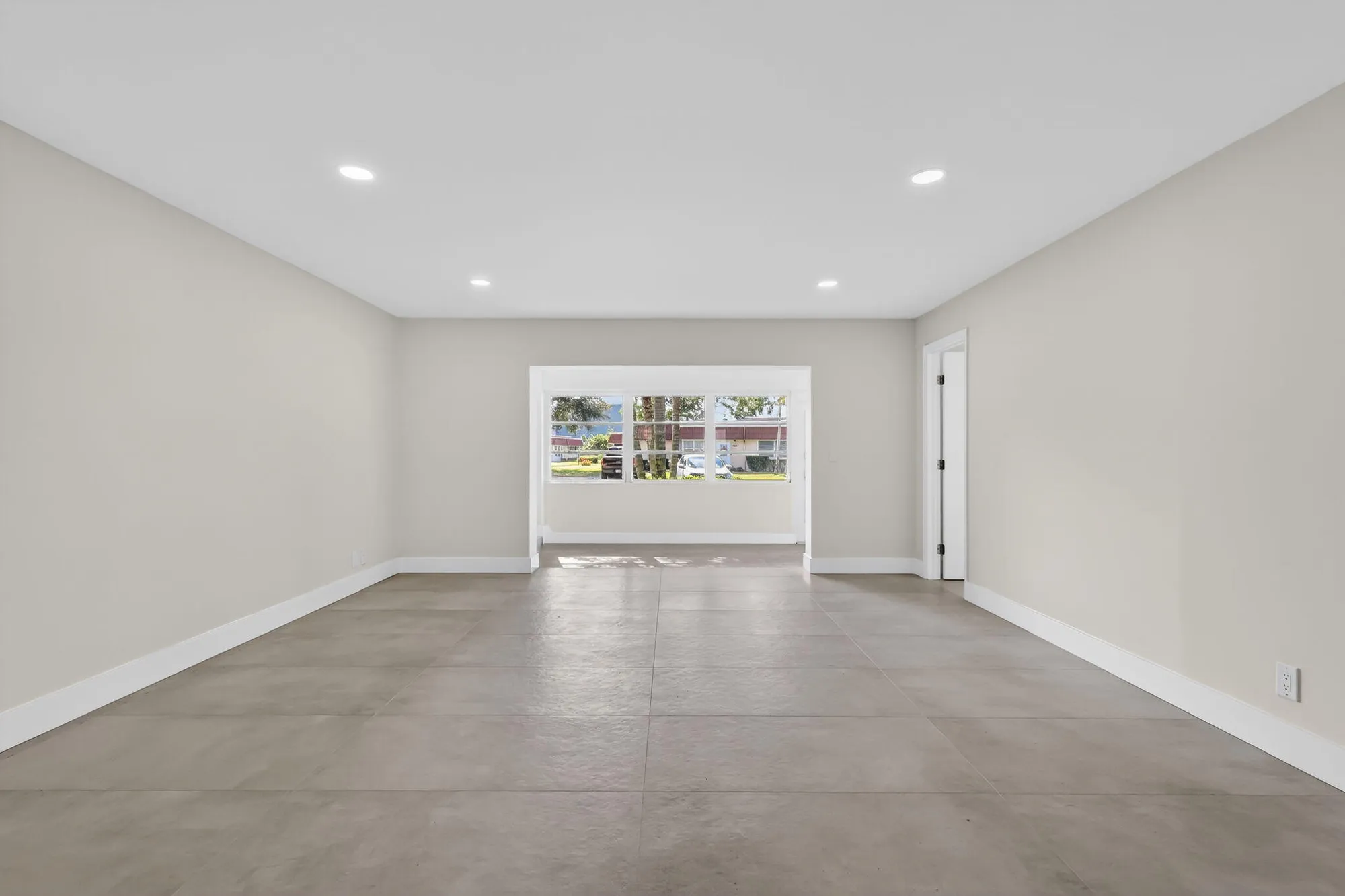 Property Slideshow image 14 of 36 | 846 salem ln, Lake Worth, FL, 33467