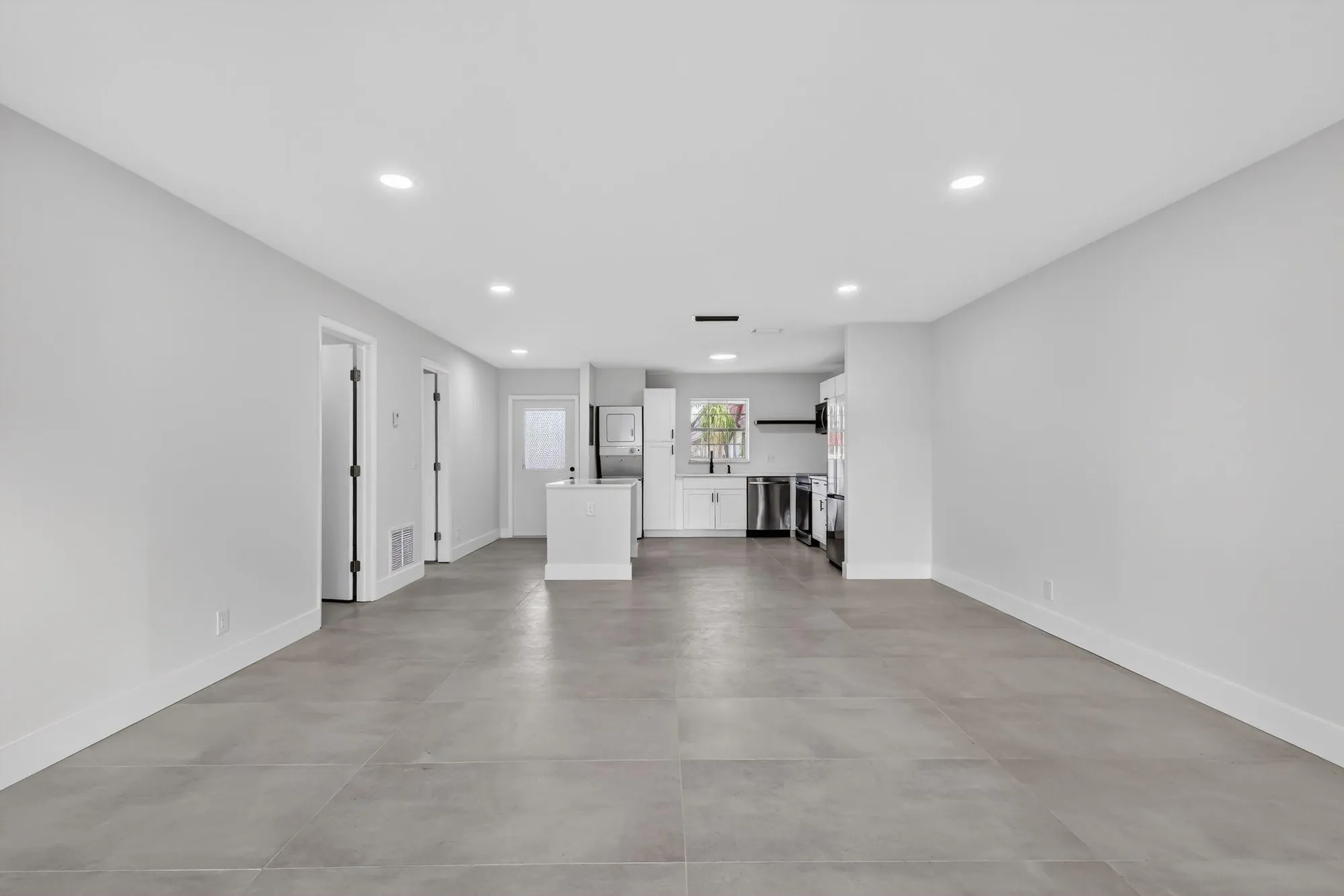 Property Slideshow image 15 of 36 | 846 salem ln, Lake Worth, FL, 33467