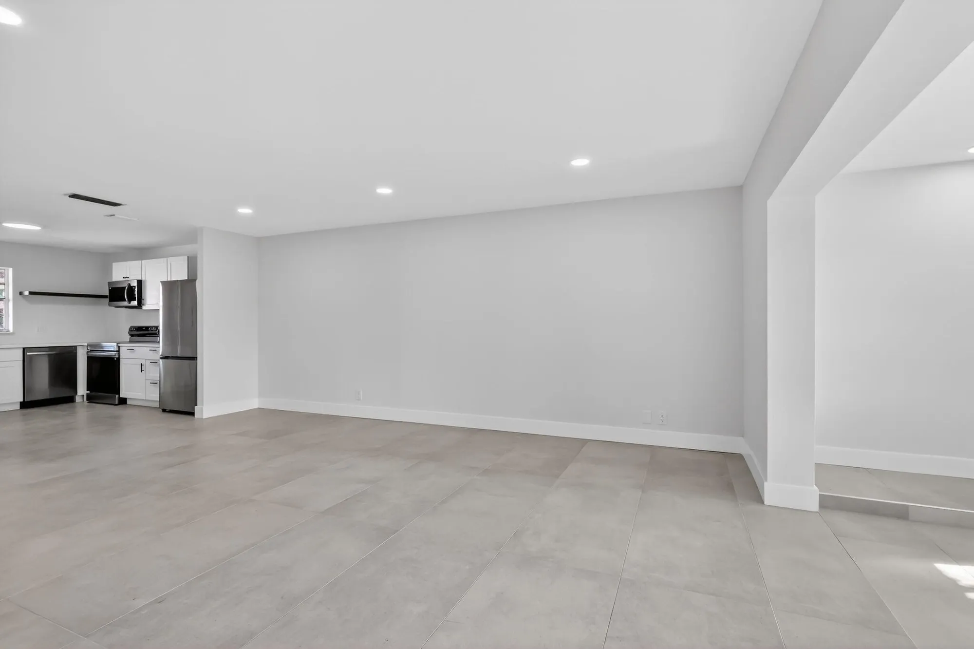 Property Slideshow image 13 of 36 | 846 salem ln, Lake Worth, FL, 33467