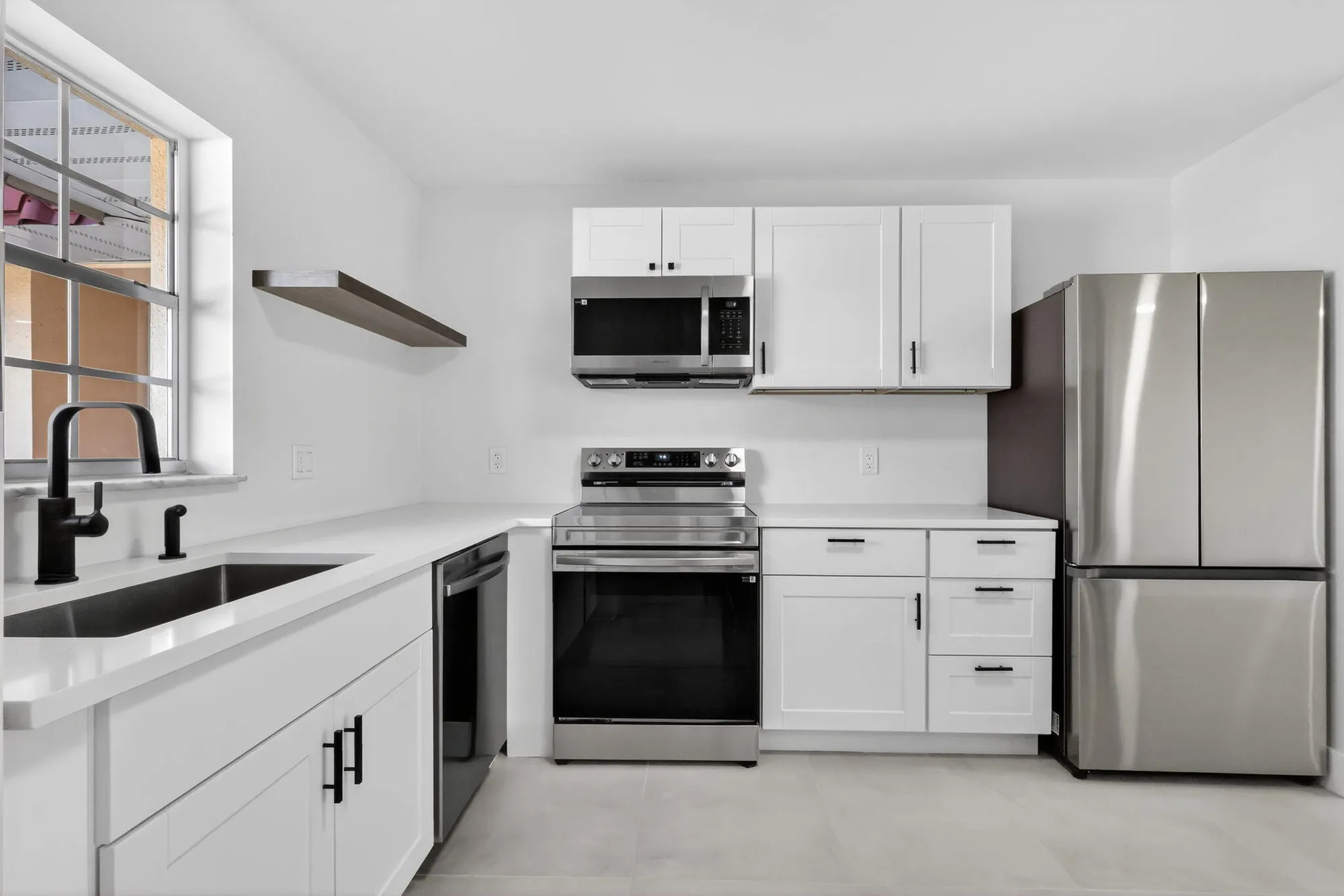 Property Slideshow image 4 of 36 | 846 salem ln, Lake Worth, FL, 33467