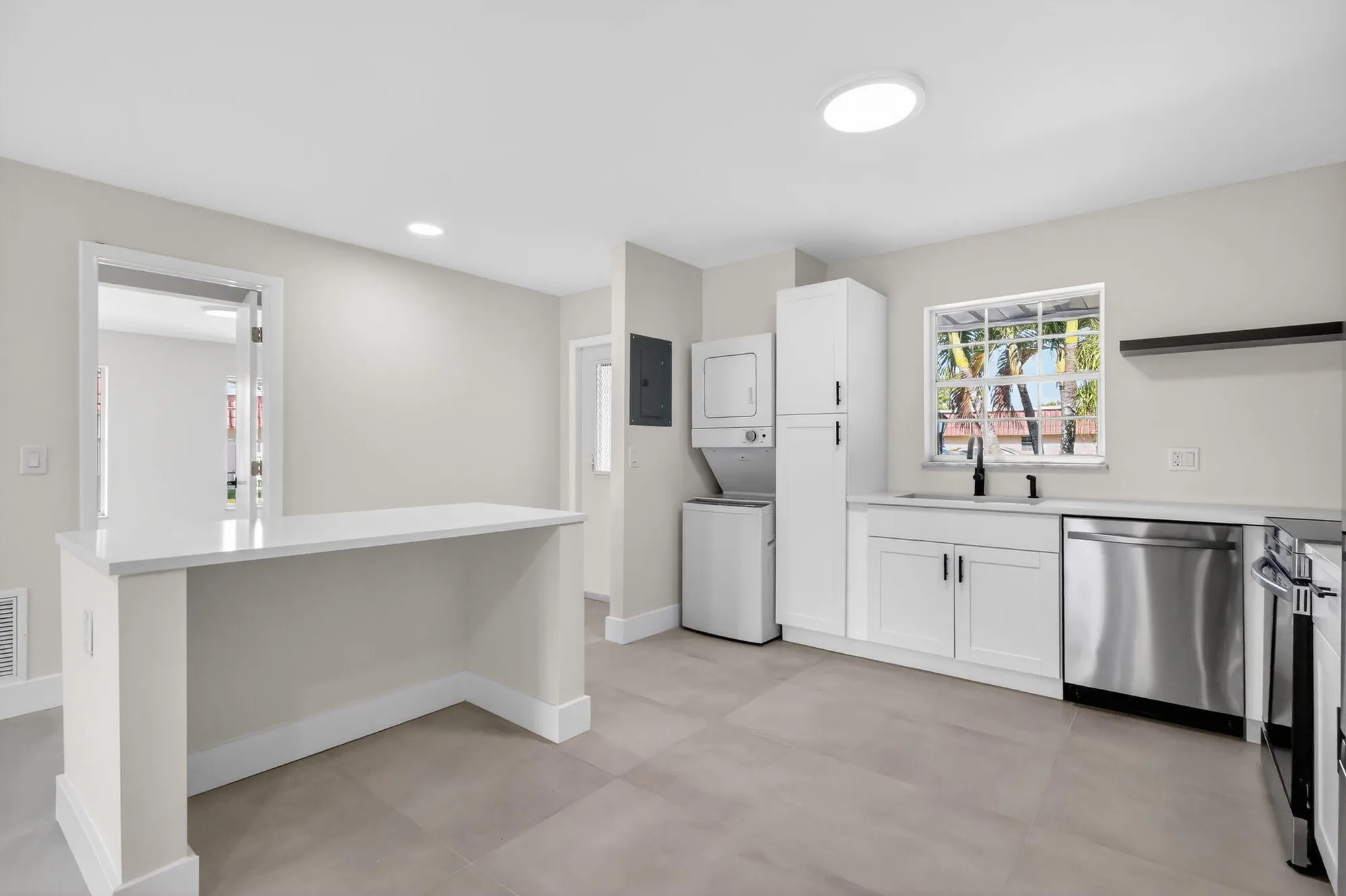 Property Slideshow image 6 of 36 | 846 salem ln, Lake Worth, FL, 33467