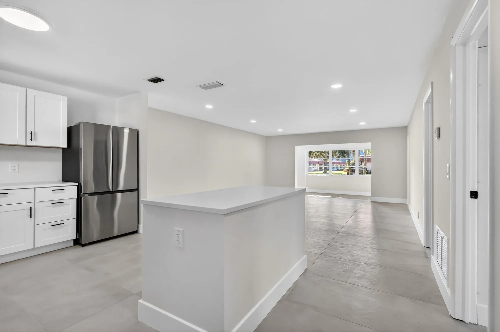 Property Slideshow image 10 of 36 | 846 salem ln, Lake Worth, FL, 33467