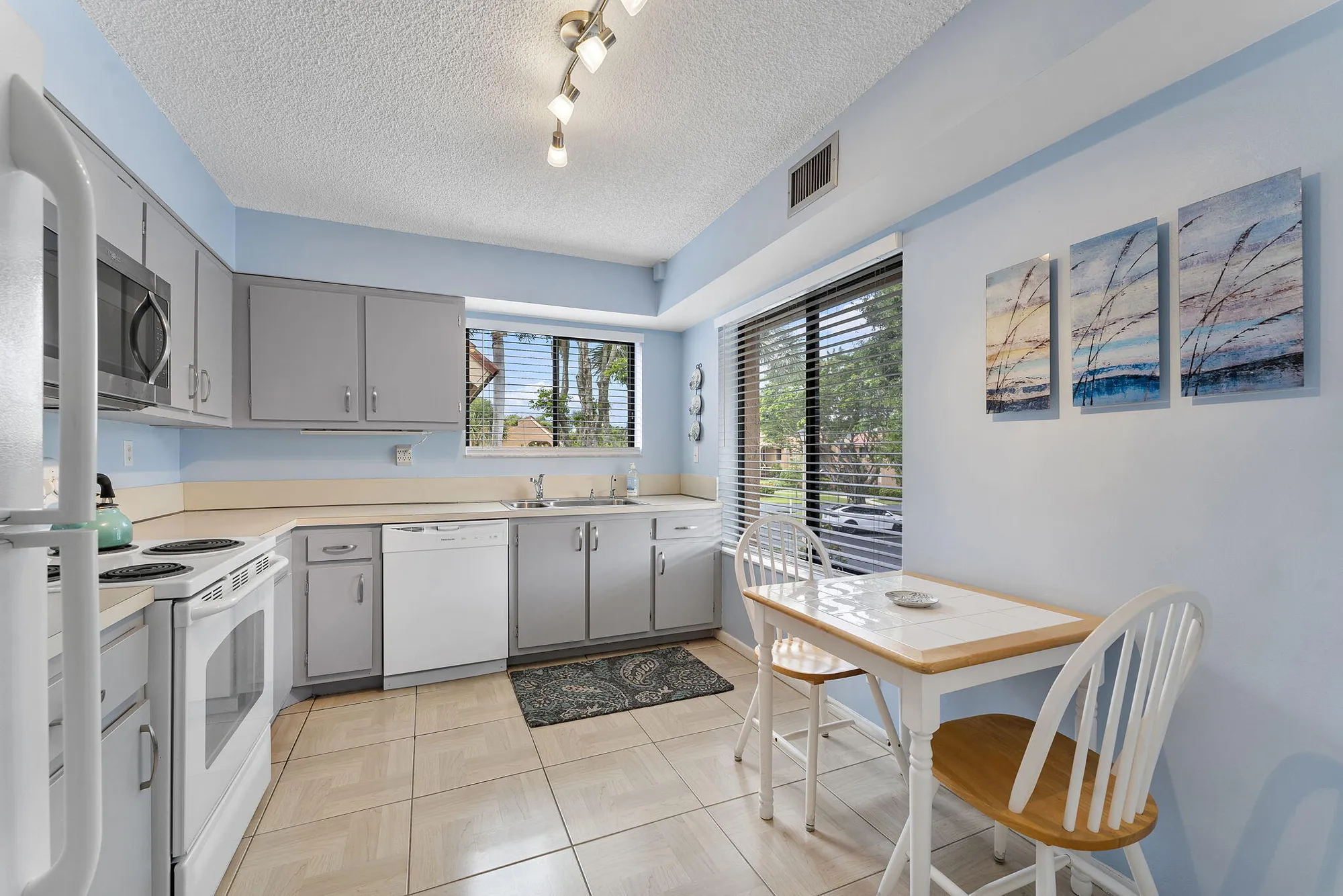 Property Slideshow image 9 of 29 | 11234 green lake dr apt 201, Boynton Beach, FL, 33437