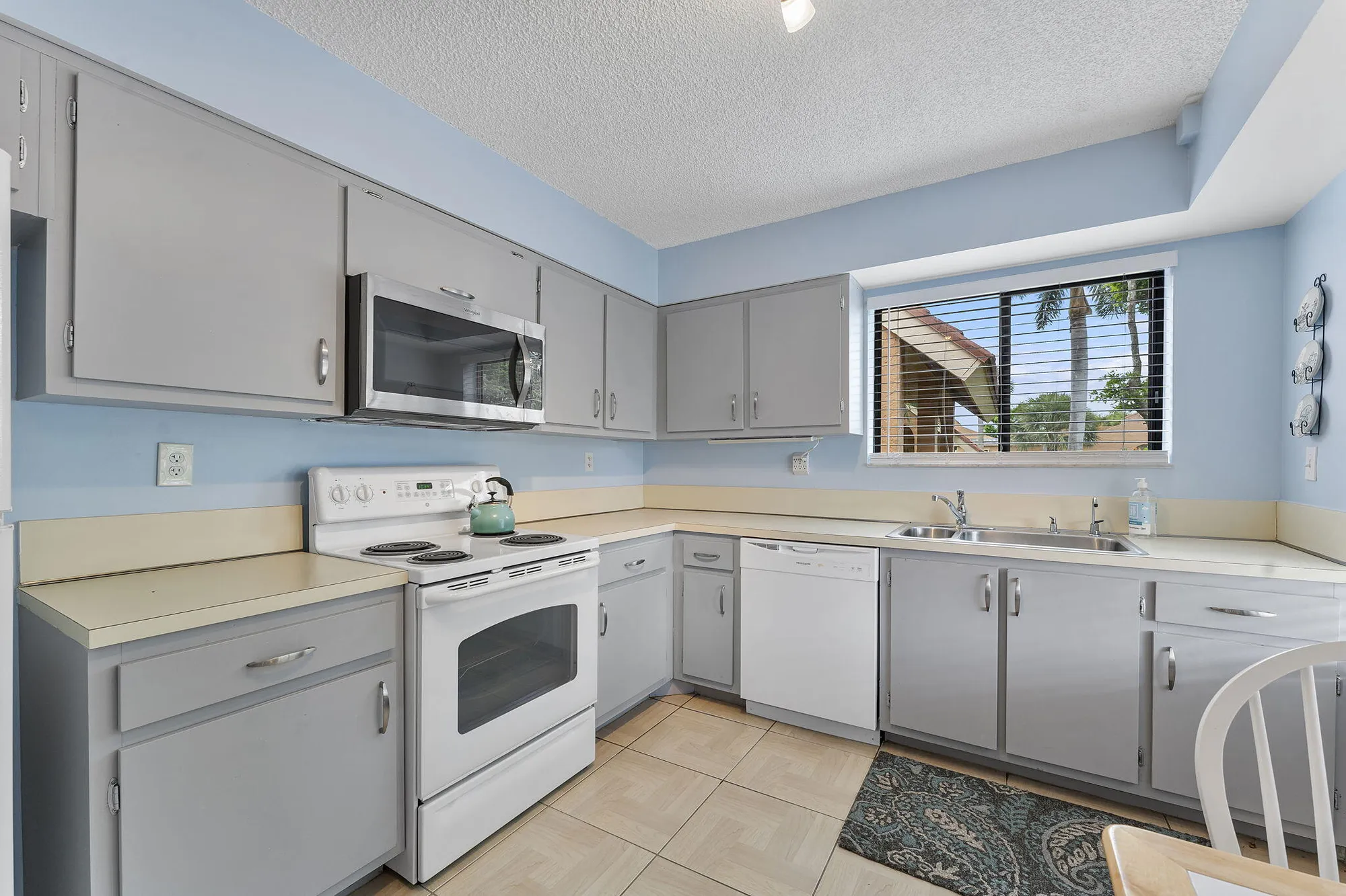 Property Slideshow image 10 of 29 | 11234 green lake dr apt 201, Boynton Beach, FL, 33437