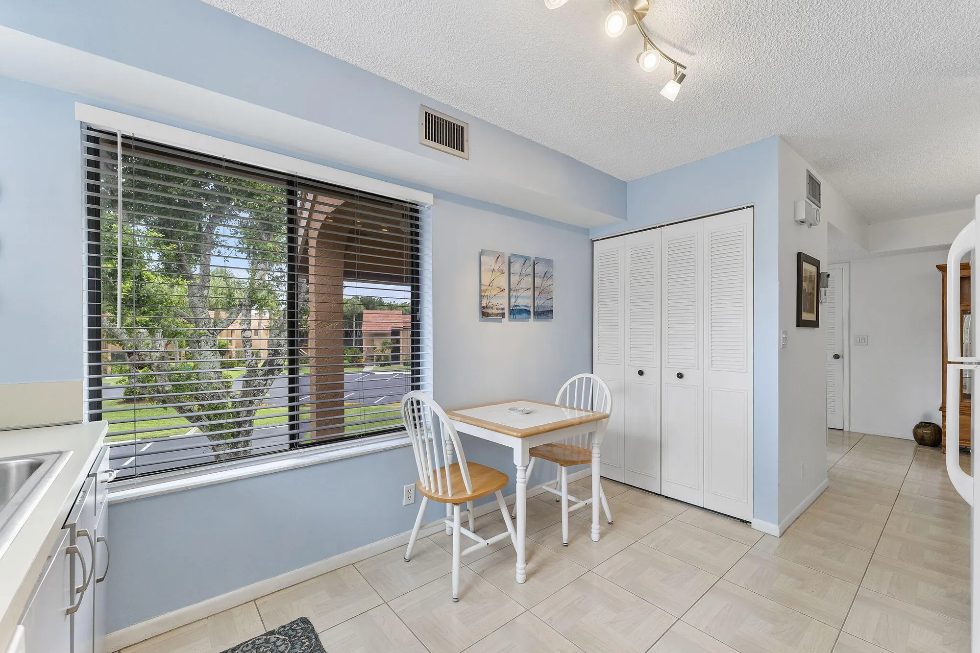 Property Slideshow image 11 of 29 | 11234 green lake dr apt 201, Boynton Beach, FL, 33437