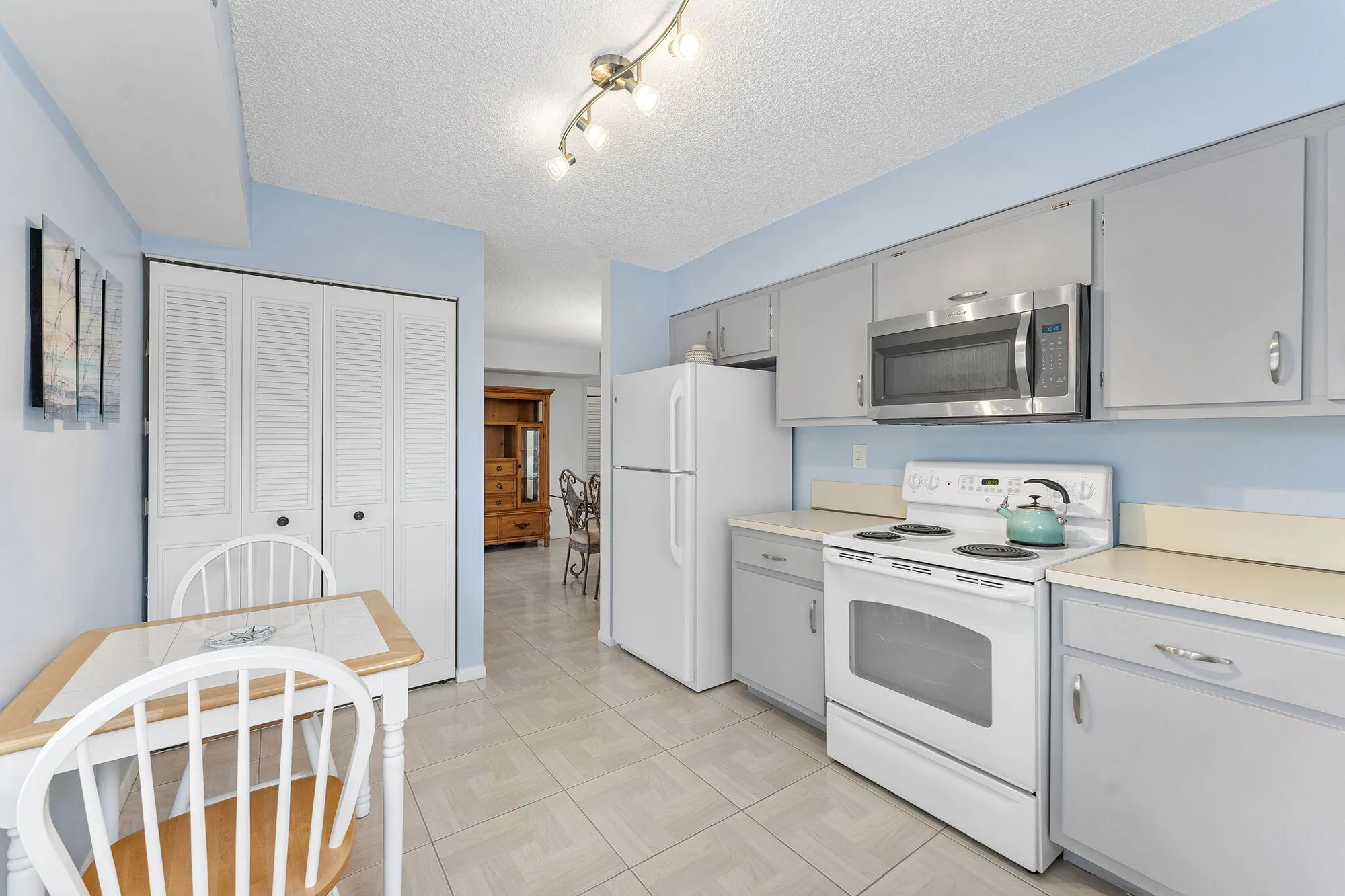 Property Slideshow image 12 of 29 | 11234 green lake dr apt 201, Boynton Beach, FL, 33437