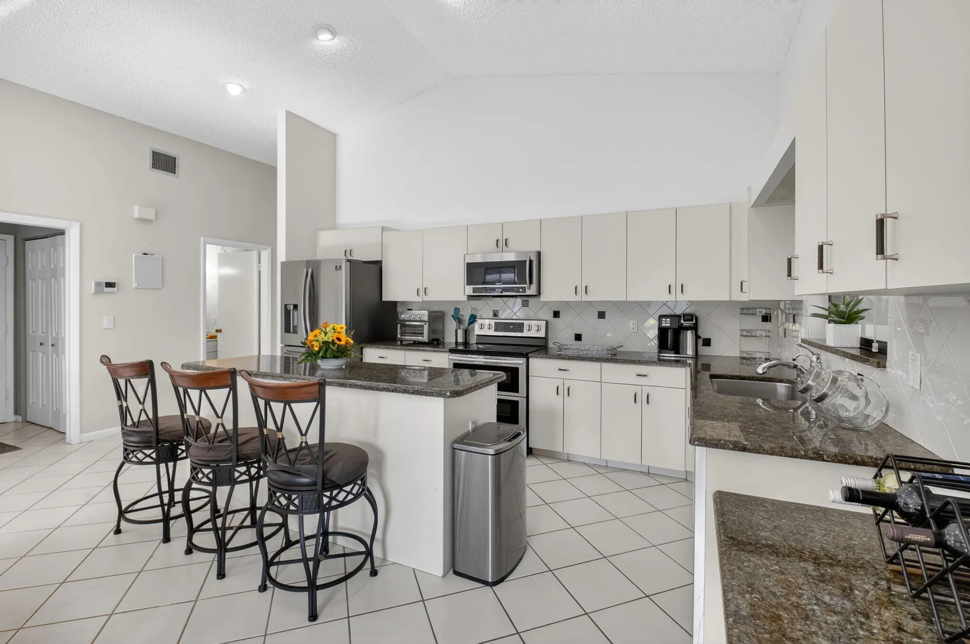Property Slideshow image 17 of 85 | 2905 riviera dr, Delray Beach, FL, 33445