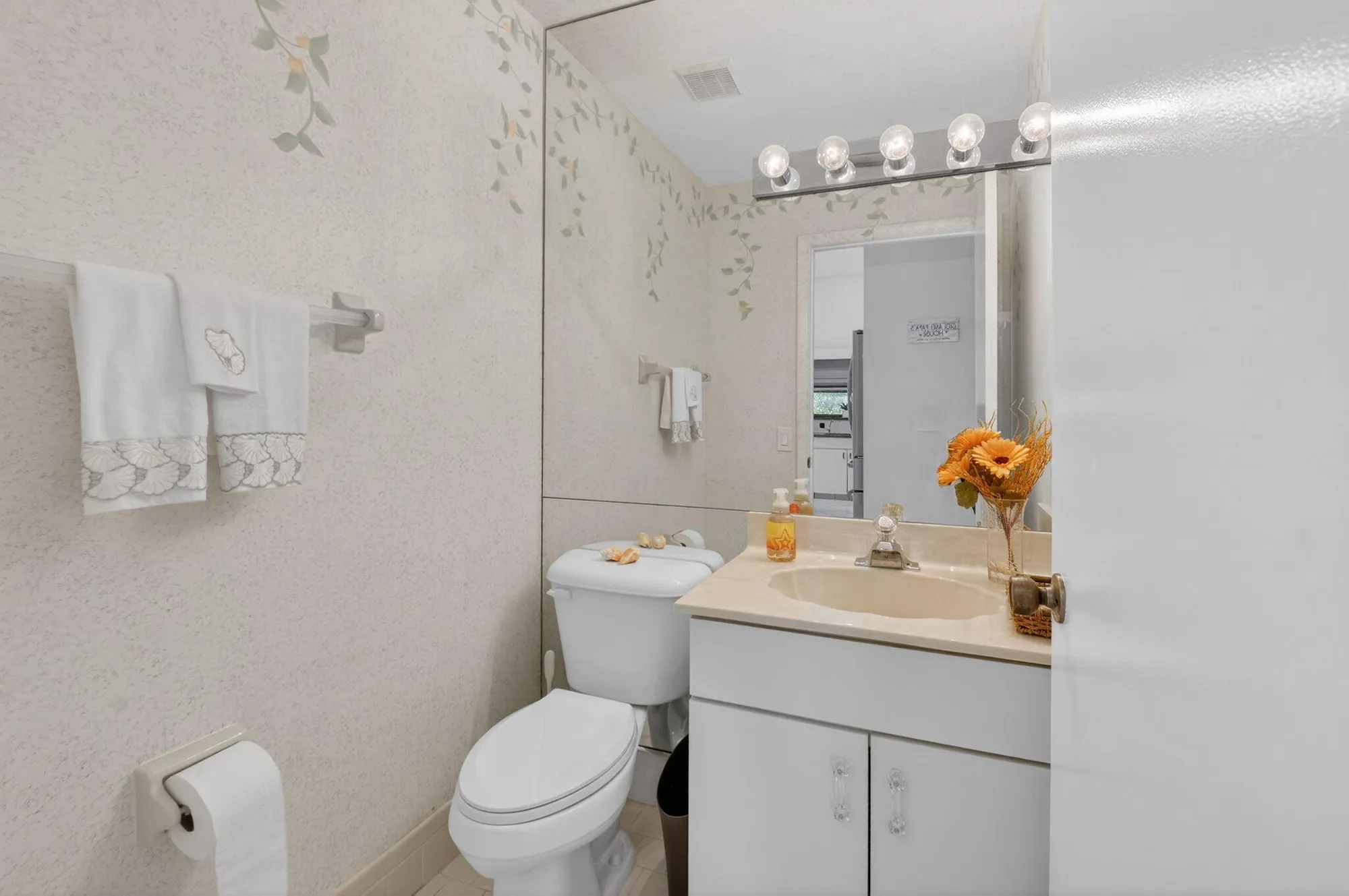 Property Slideshow image 25 of 85 | 2905 riviera dr, Delray Beach, FL, 33445