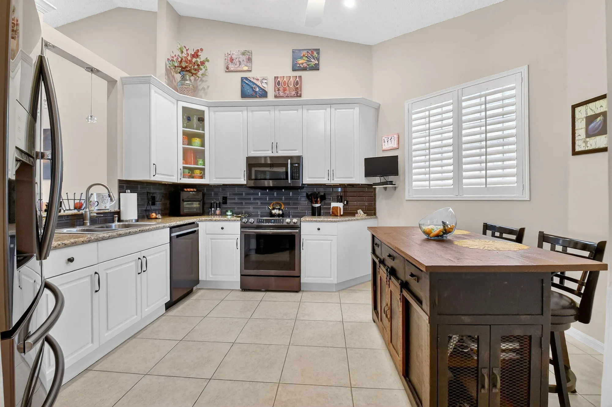Property Slideshow image 11 of 53 | 6210 heliconia rd, Delray Beach, FL, 33484