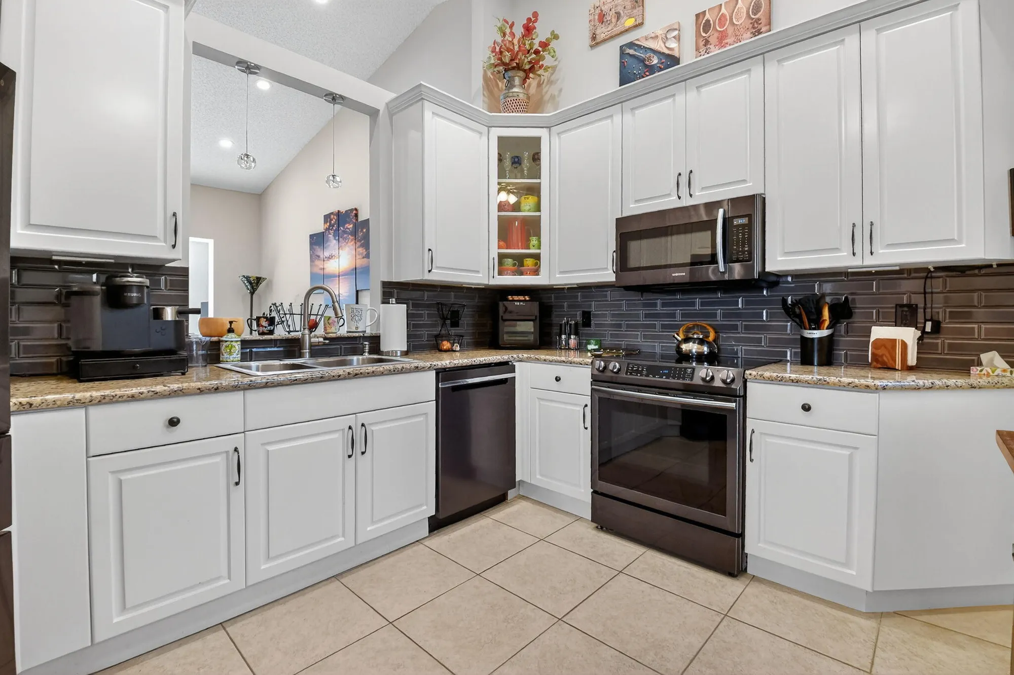 Property Slideshow image 13 of 53 | 6210 heliconia rd, Delray Beach, FL, 33484