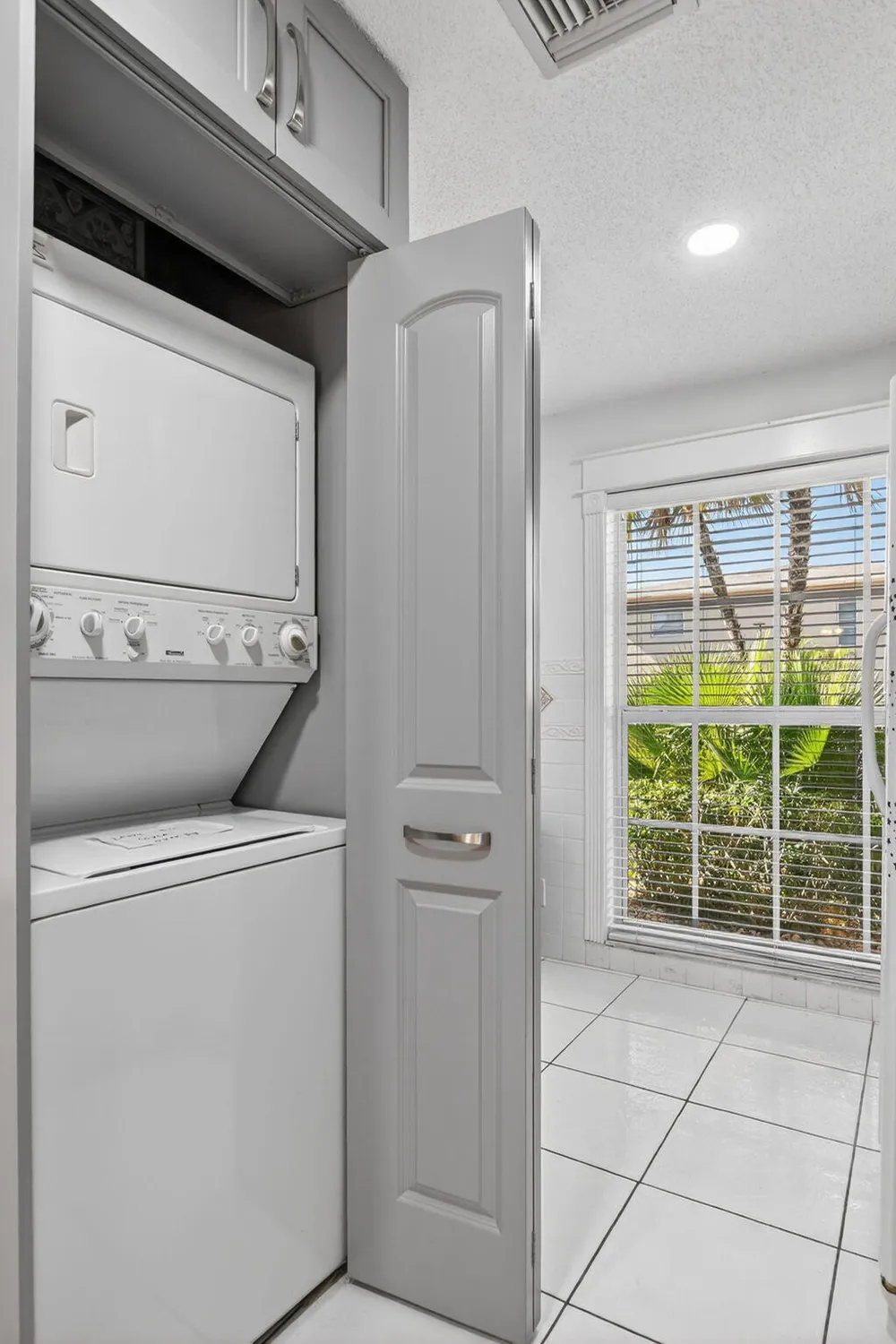 Property Slideshow image 9 of 45 | 13942 via flora b, Delray Beach, FL, 33484