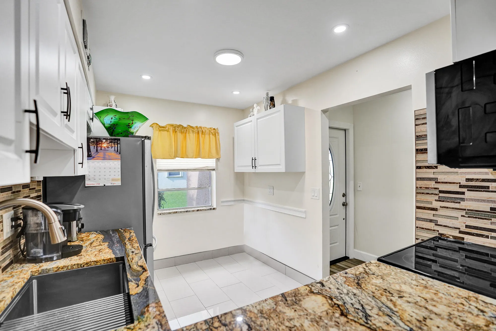 Property Slideshow image 8 of 64 | 140 lake meryl dr apt 140, West Palm Beach, FL, 33411
